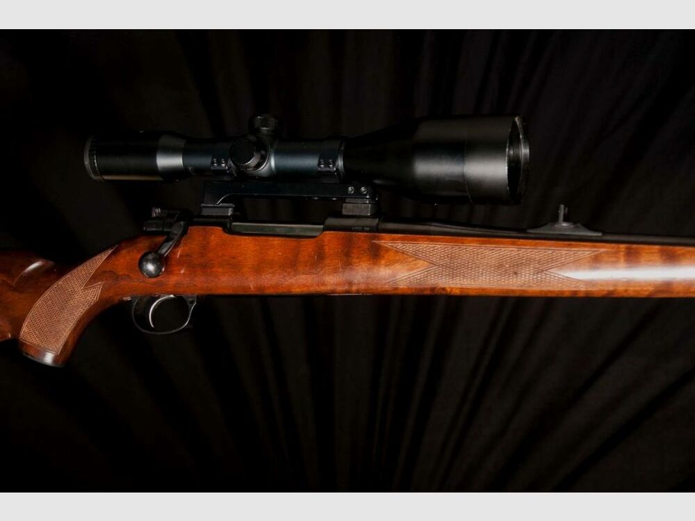 Répétiteur, arme idéale pour jeunes chasseurs, système 98 avec montage pivotant, lunette de visée avec réticule lumineux, détente directe, etc.
