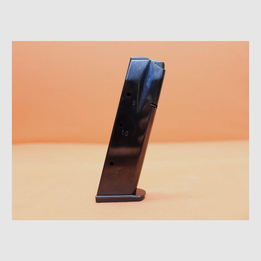 SIG Sauer SIG Sauer P226: Magazine 17-round "Sport" blued with rubber base X-FIVE/ X-SIX 9mm Luger