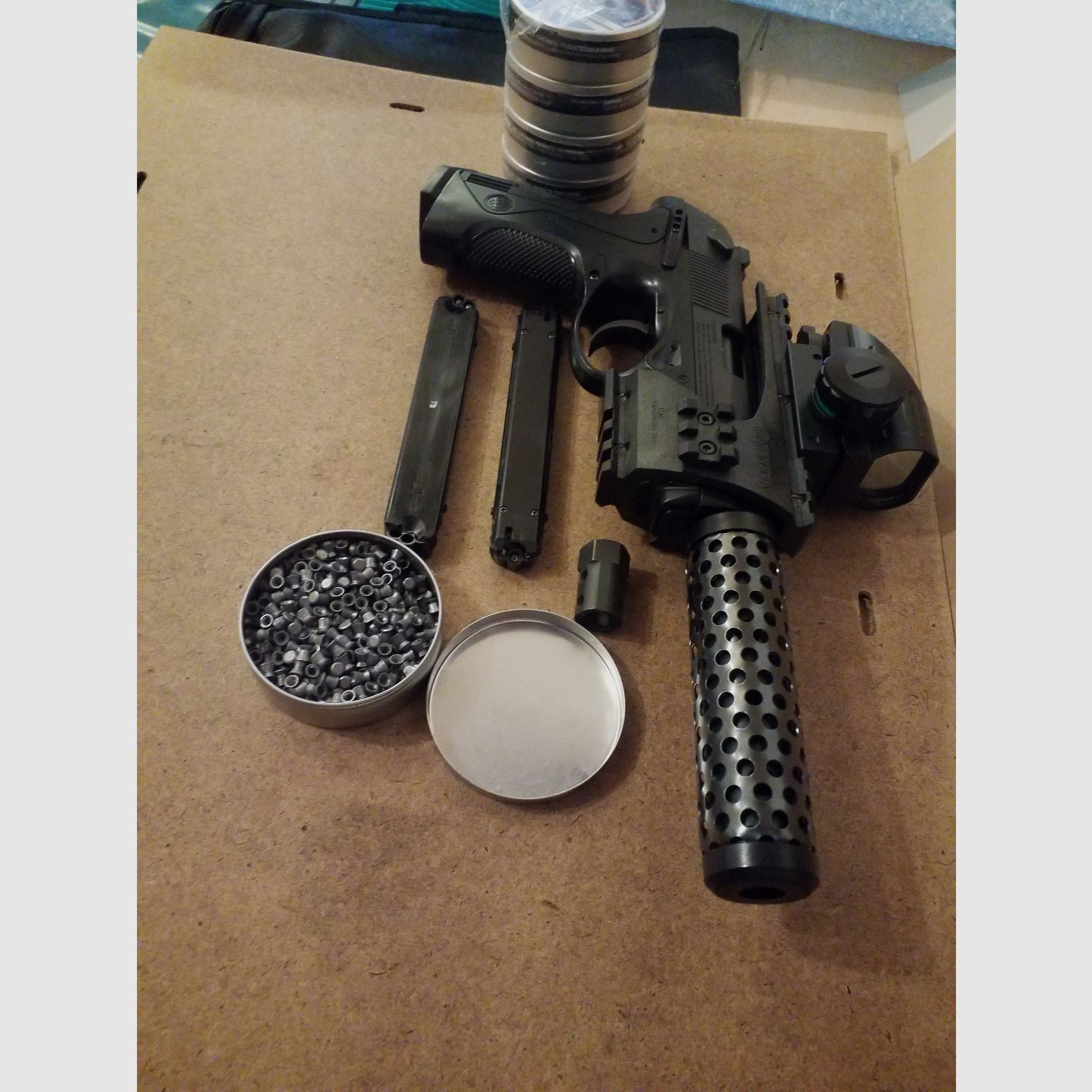 Vends Beretta PX 4 Storm 4,5mm CO2 140 m/s Diablo avec 2 chargeurs et munitions
