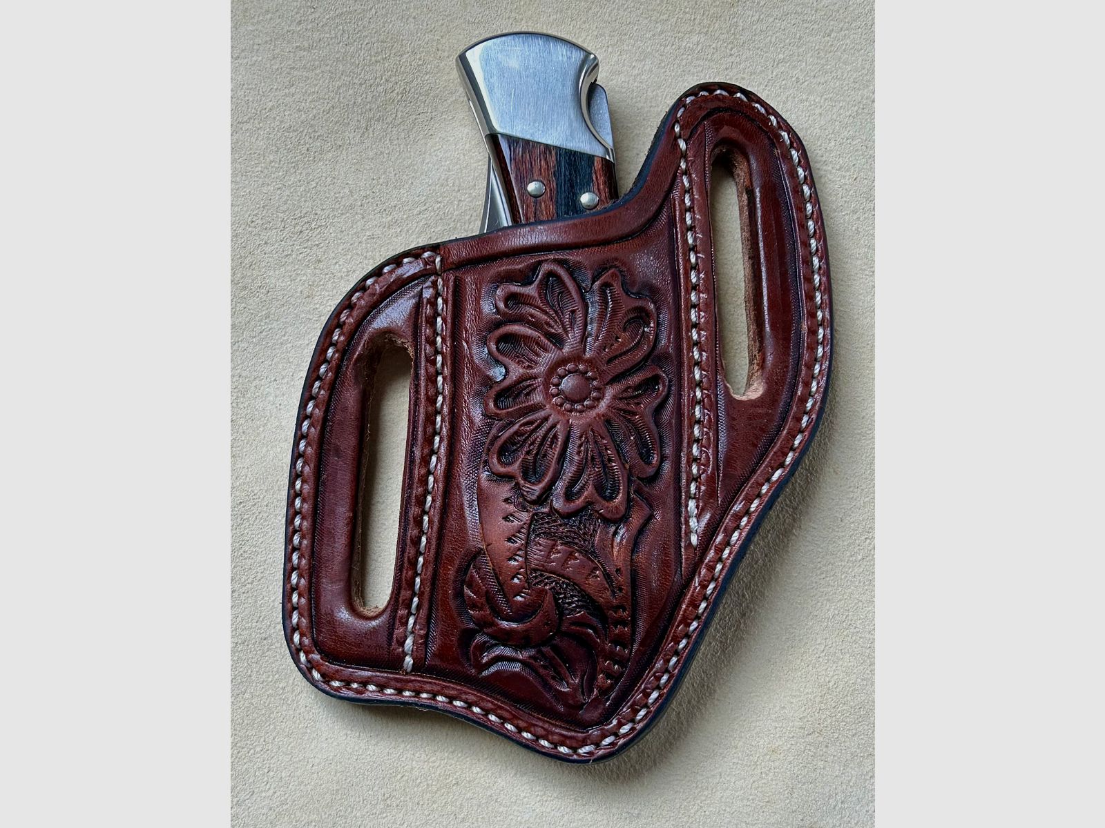 Pancake Messerholster mit floraler Verschneidung für Buck Modell 110, 112