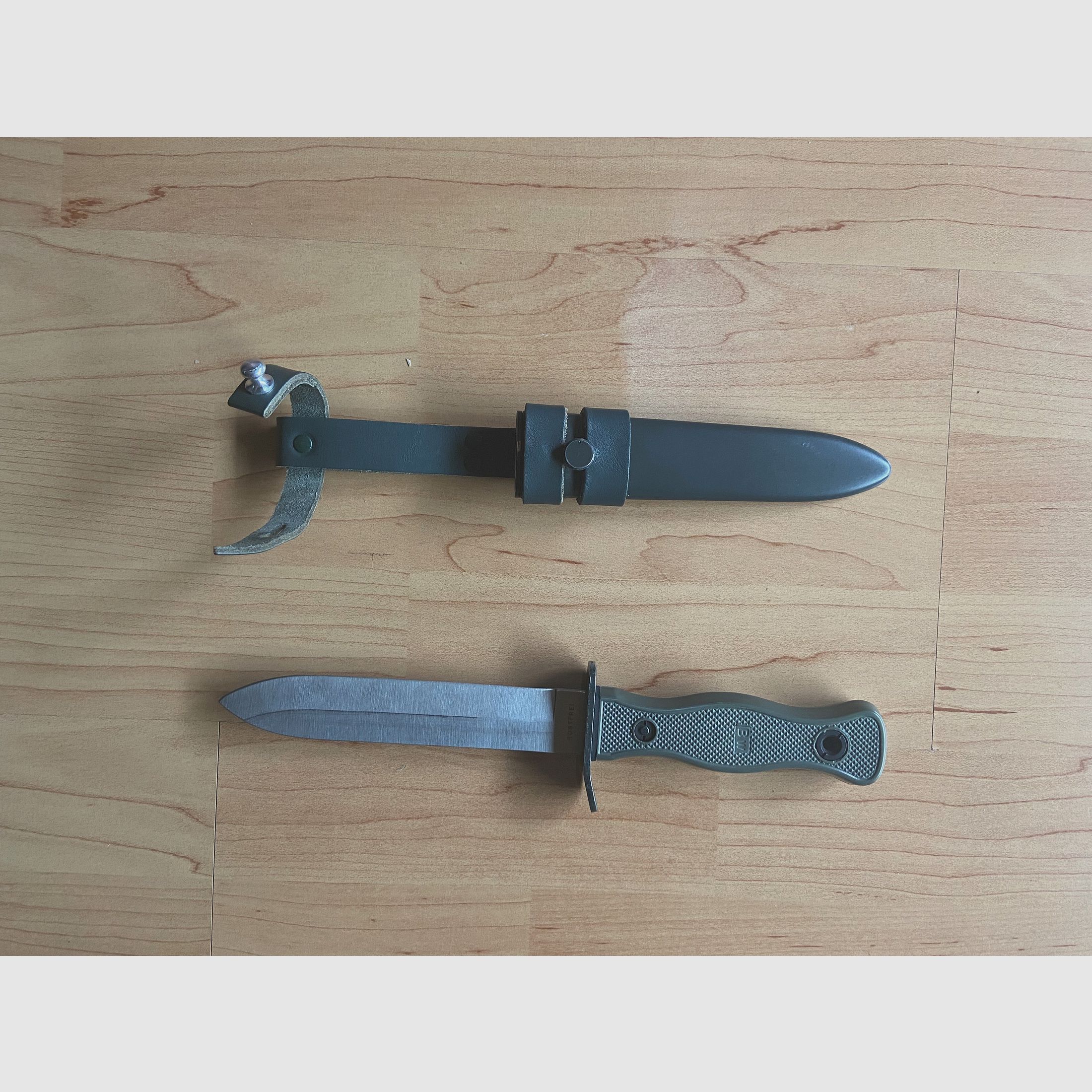 German multi-purpose knife olive from Mil-Tec Good condition