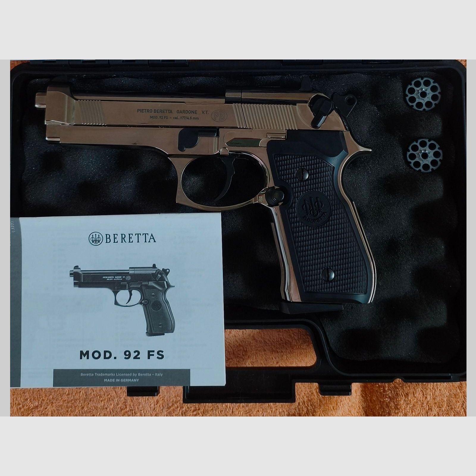 Beretta 92fs co2 Chrome (4.5mm diabolos)