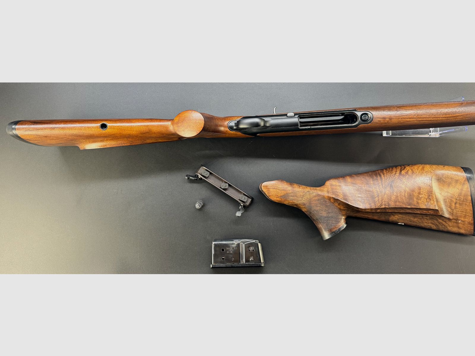 Sauer 303 - Semiautomatico; Cal.: .30-06Spring + regolazione gas variabile + montaggio Sauer per guida Zeiss