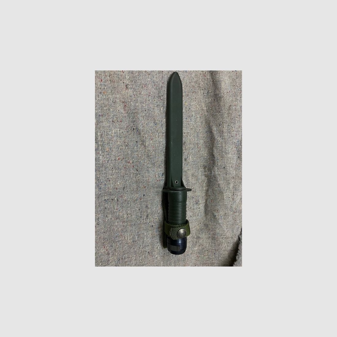 Schweizer Messerbajonett bzw. Schweizer-Rohrbajonett SIG 530