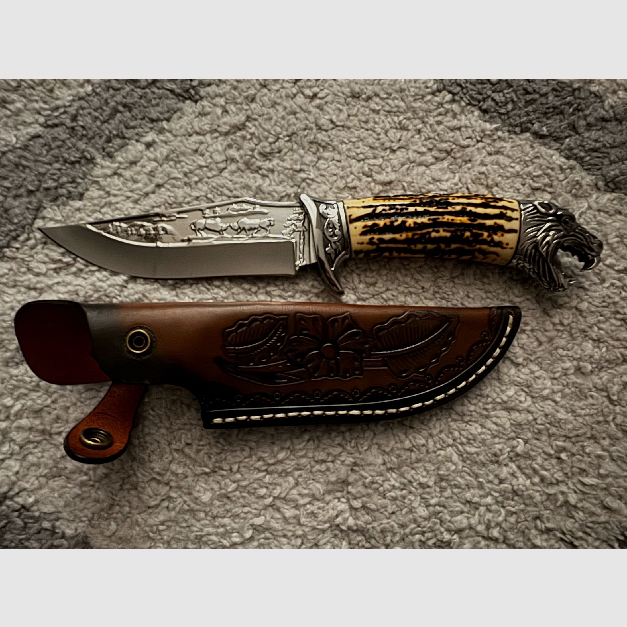 Jagdmesser Mit Dicker echtlederscheide Unbenutzt