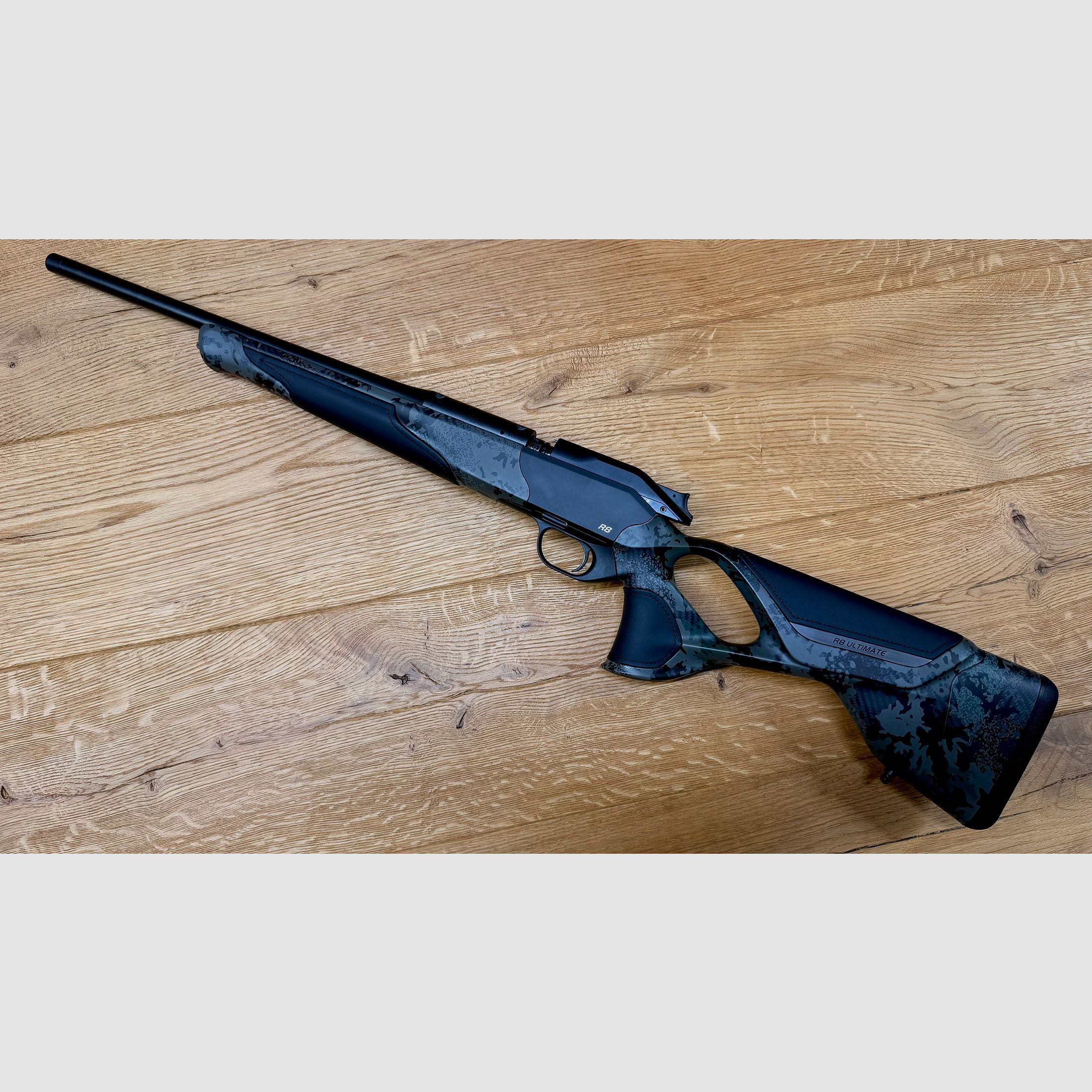 Blaser R8 Ultimate Carbon Huntec Camo arma completa / calibre seleccionable / logo plateado / Semi Weight