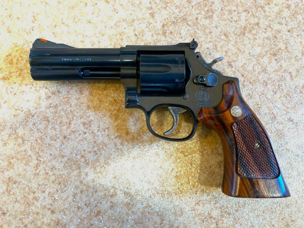 Smith & Wesson	 586-1