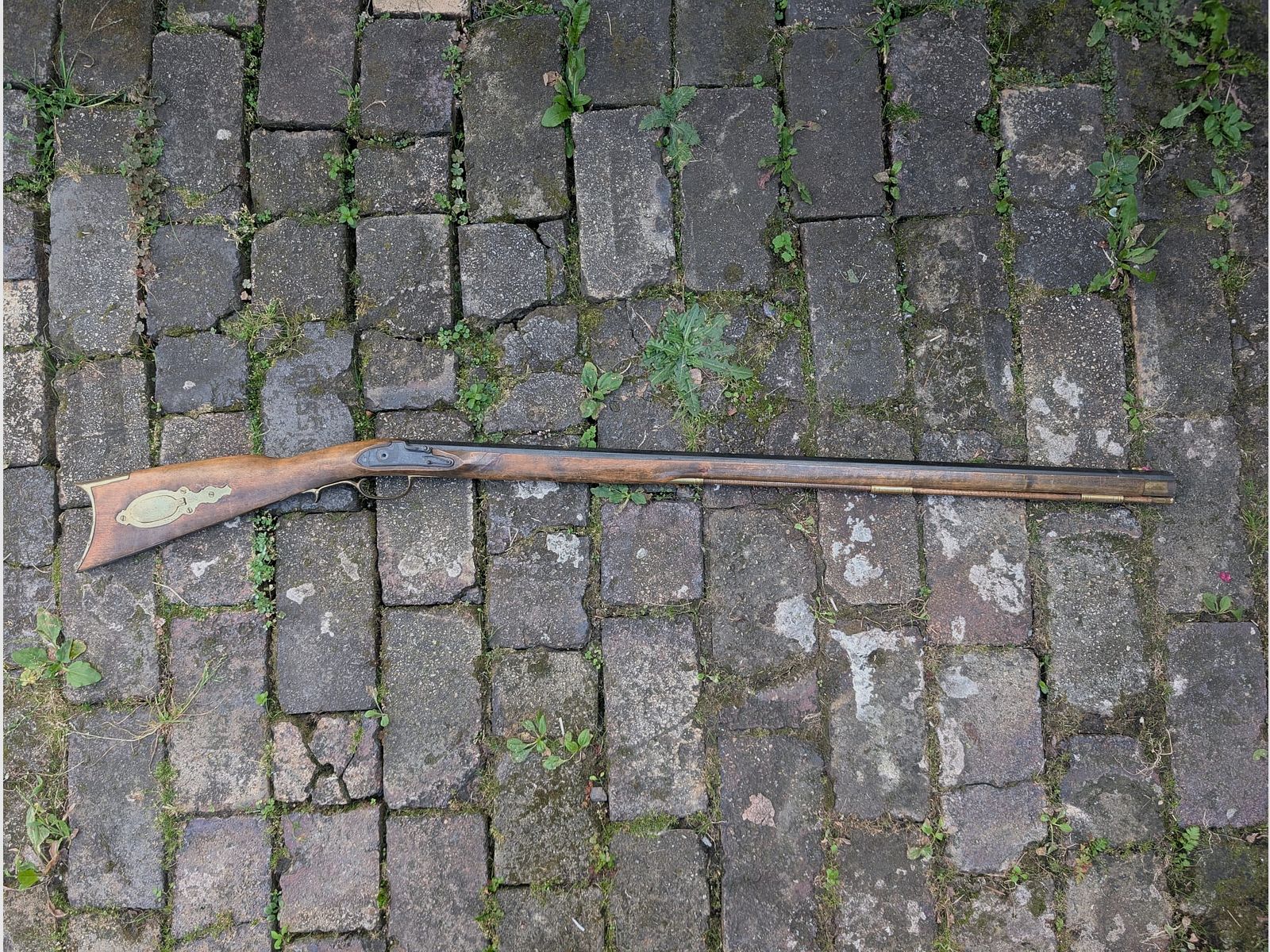 Réplica de rifle de avancarga decorativo