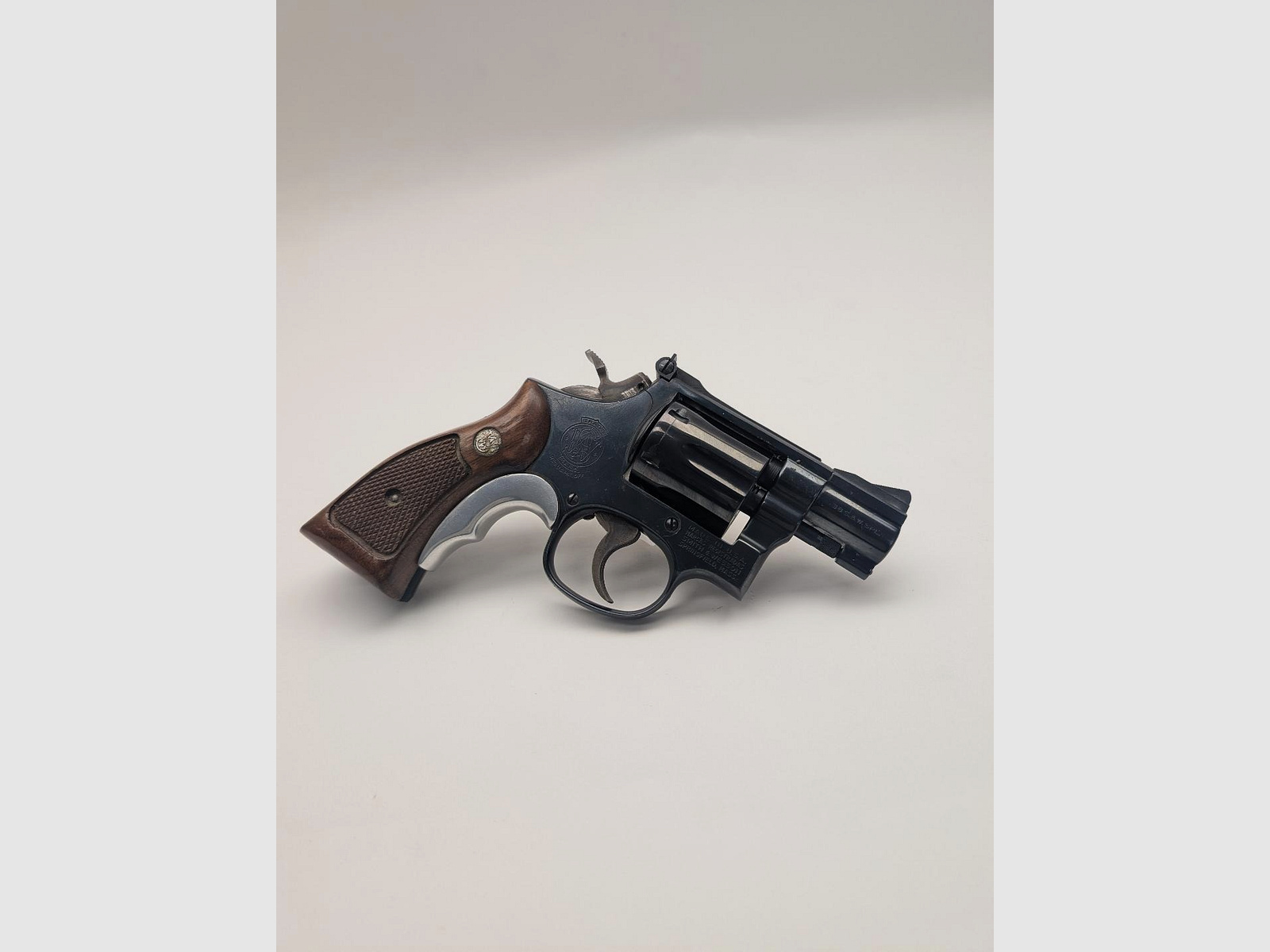 Smith and Wesson Revolver cal.38 Mod.15 Snub Nose 