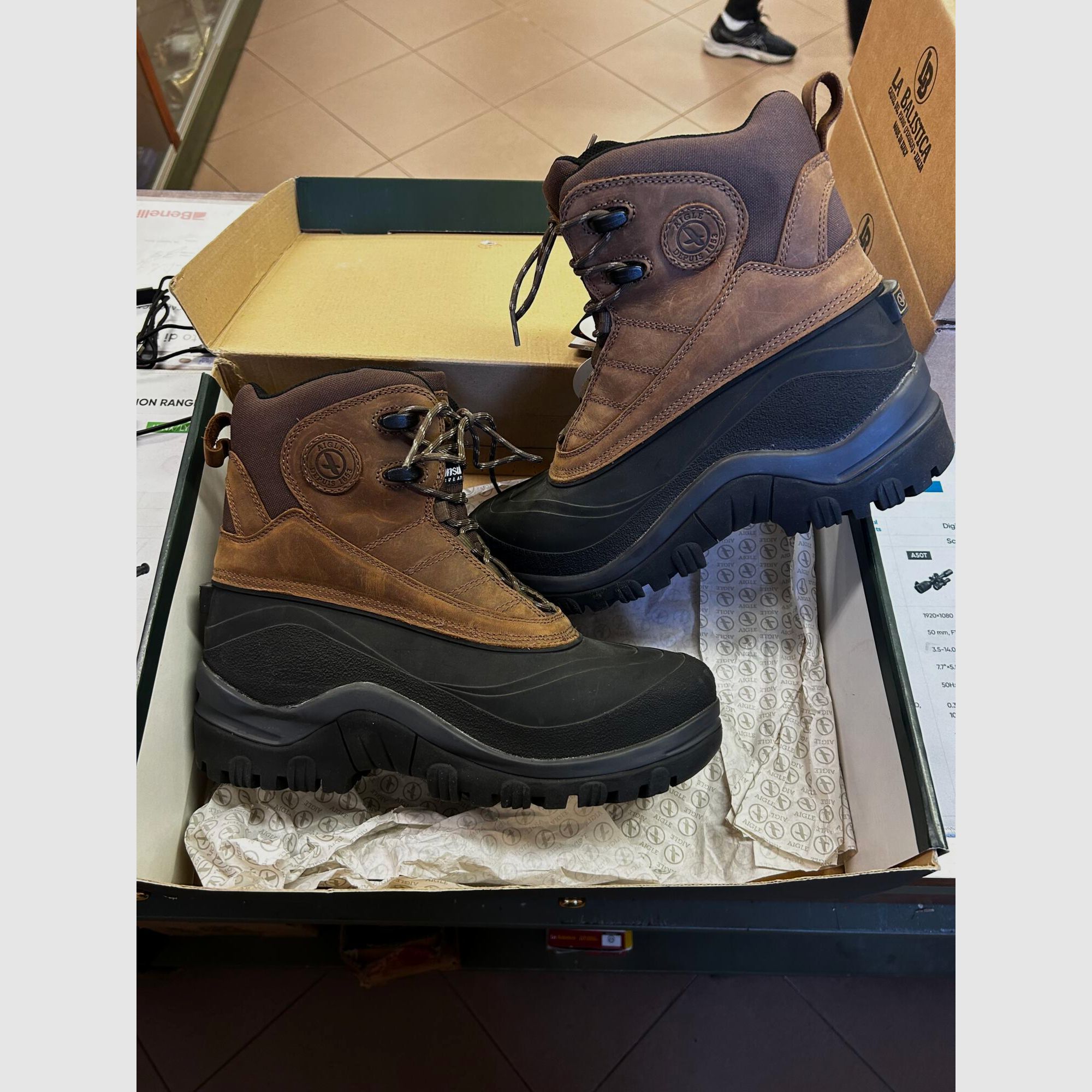 Aigle Forama TAN size 46, image 2 of 2