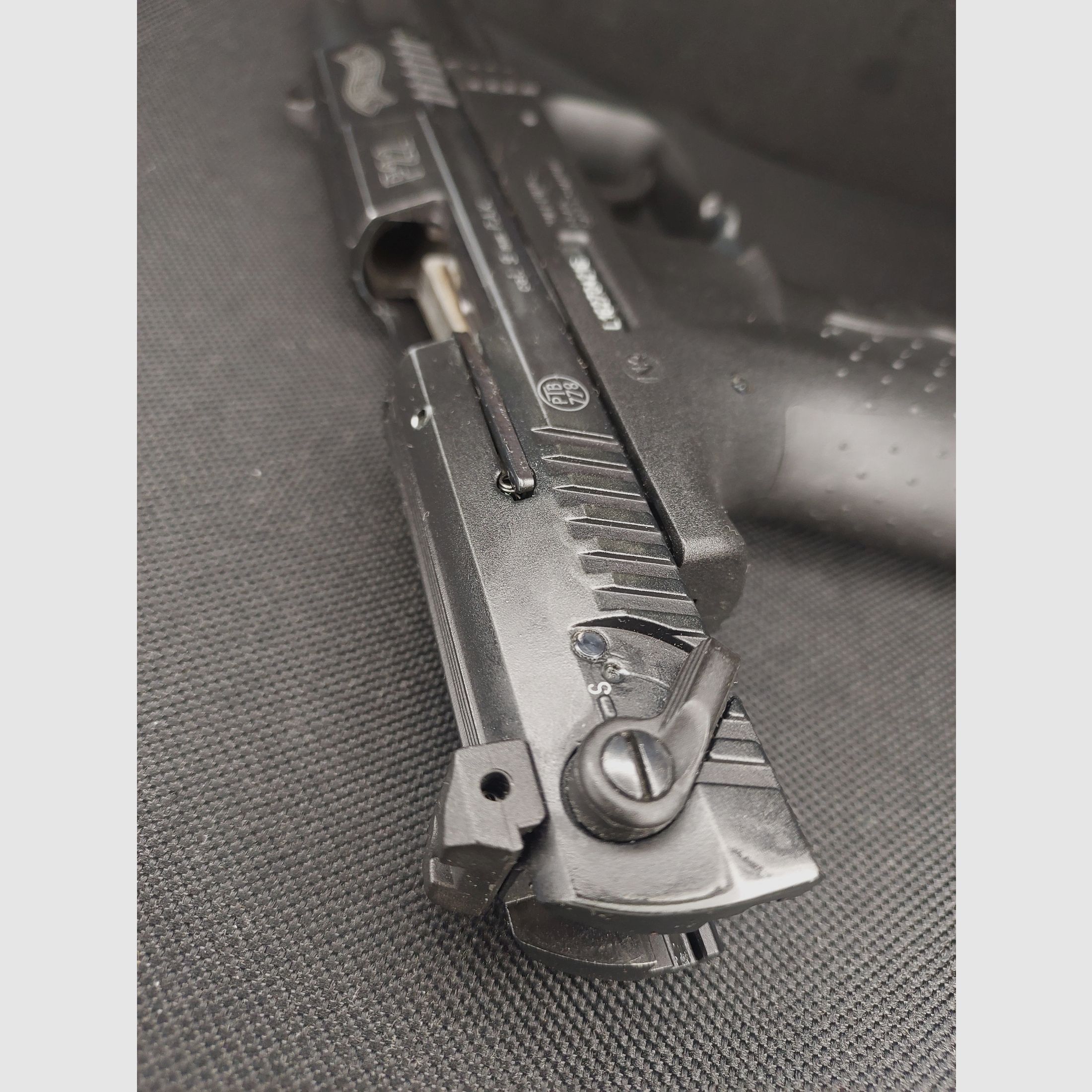 Walther P22 (P 22 Classic) Schreckschuss Pistool 9mm P.A.K. zwart (PTB 778) met Walther leren holster