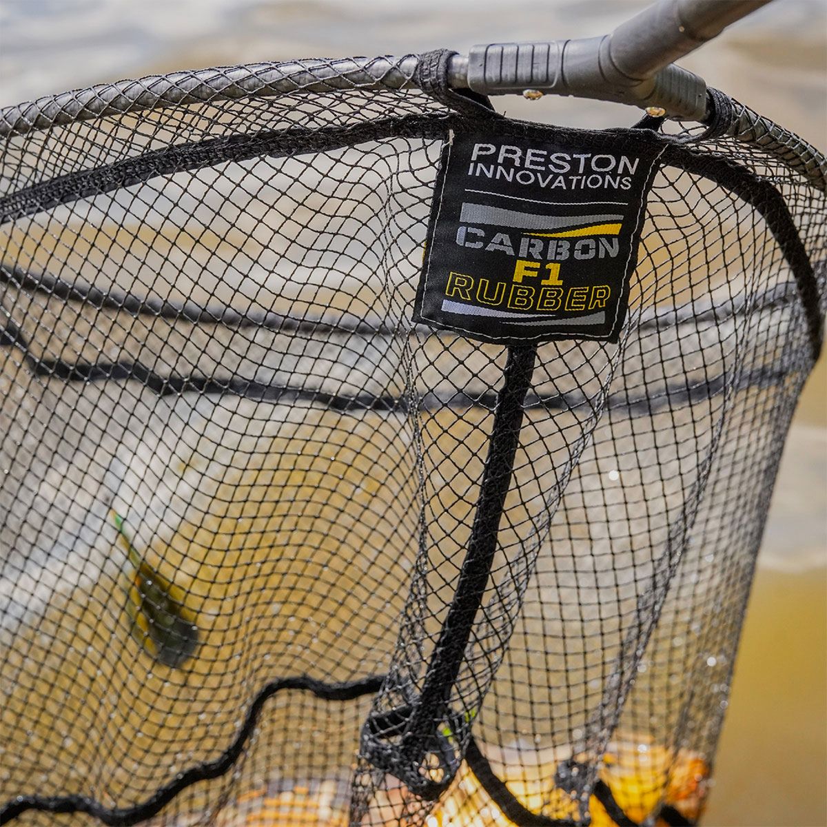 LANDING NET – PRESTON – CARBON F1 LATEX 18″, image 3 of 5