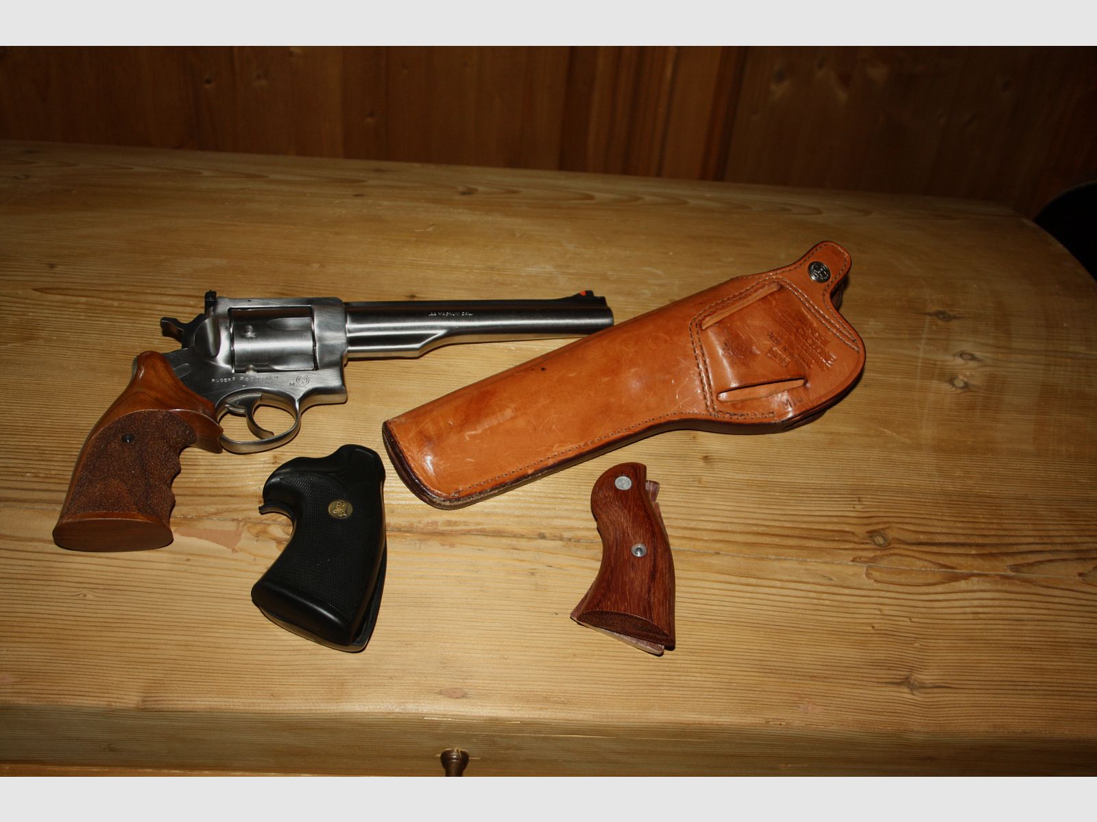 Rewolwer 44 Mag. Ruger Redhawk 7,5 cala