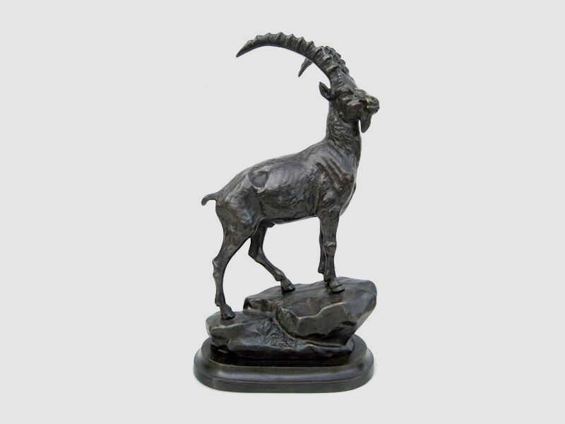 Lovergreen Bronzestatue Motiv stolzer Steinbock auf einem Felsen
