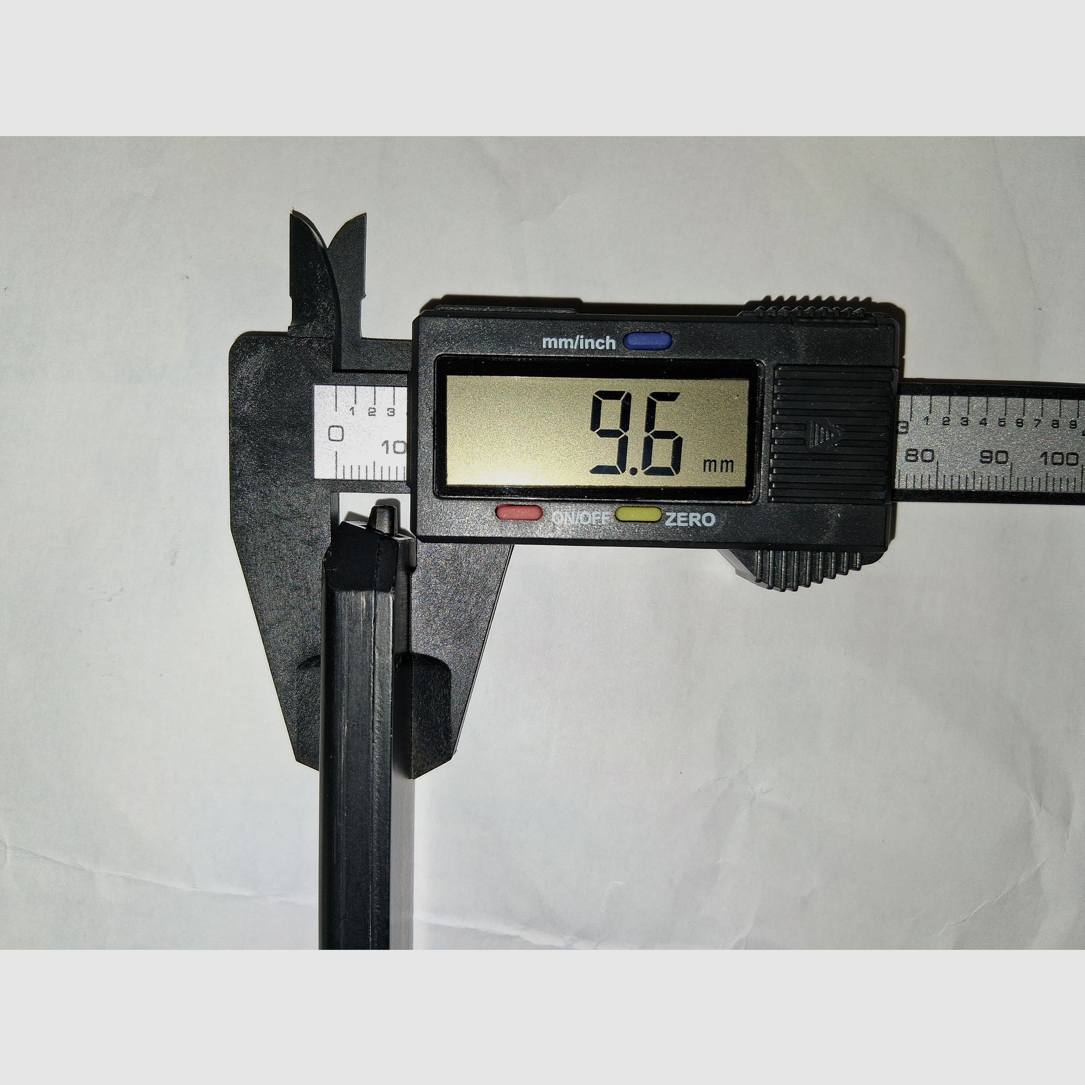 2 Magazine für CO2 Pistole Kal. 4,5 mm BB (??? Beretta Elite II, Swiss Arms P84, Smith & Wesson M&P 40, Umarex MCP / UX TDP / XBG, Borner M84 / 3000 / Sport 306 ???)