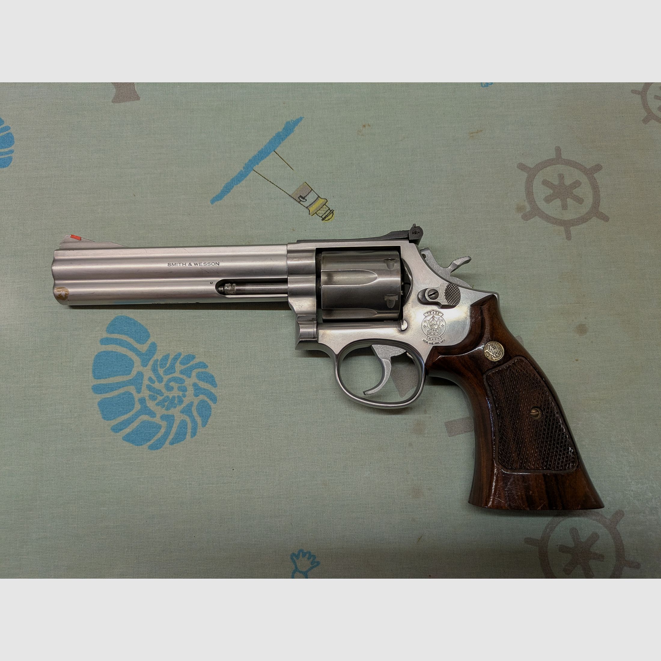 S&W Smith & Wessen 686 Revolver .357 Magnum + Munition
