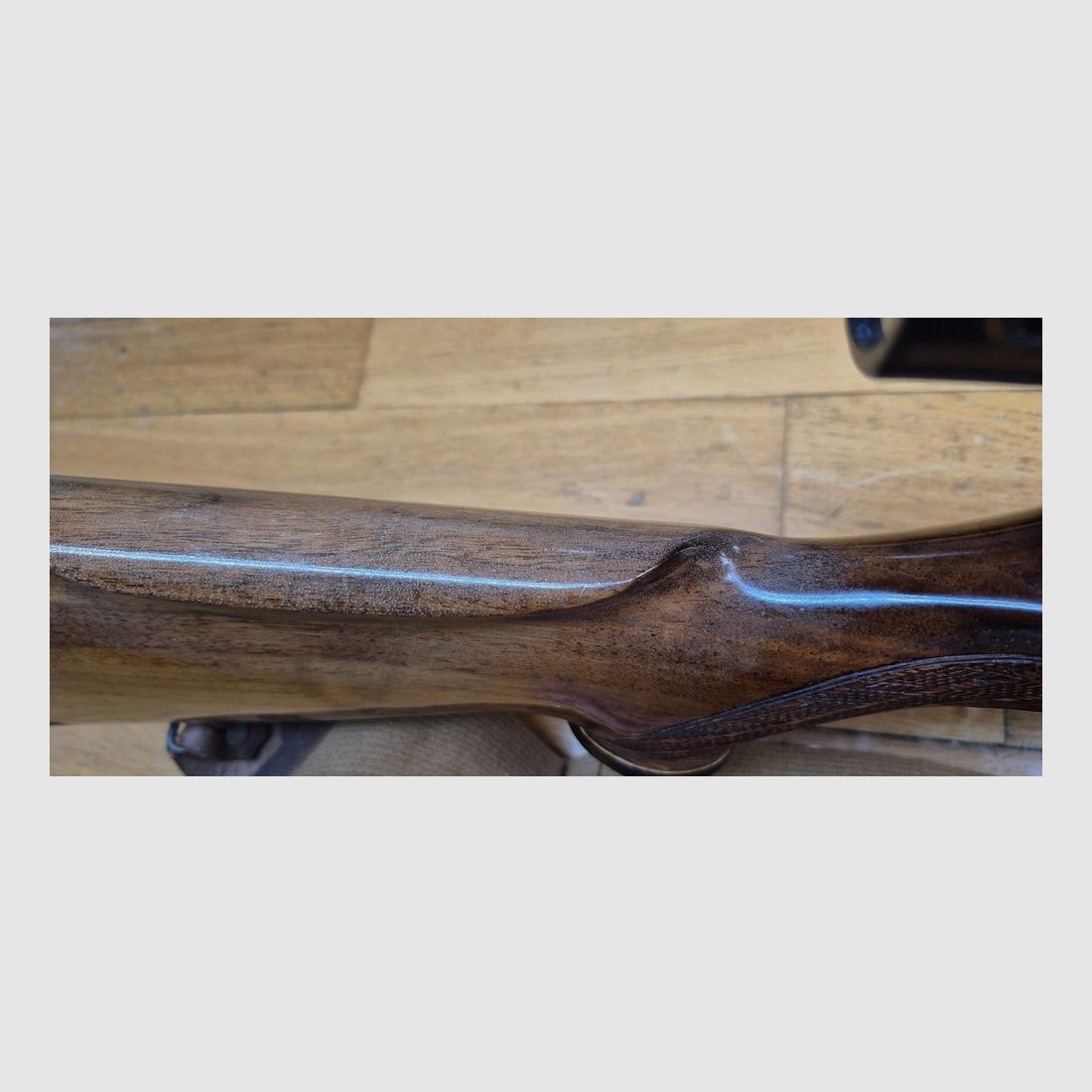Sehr schöne BSA Jagdgewehr Modell CF2 — Kal. 300 Win Mag — Magazin 3 Schuss +1 — Holz von hoher Qualität in Grad V — Schmidt & Bender 1.5-6x Zielfernrohr — Exzellente Mechanik — Spiegel-Lauf — Eines der besten Jagdgewehre, die aus den Werkstätten der „Großen Epoche“ britischer Herkunft stammen — TBE/TBE+, Bild 23 von 39