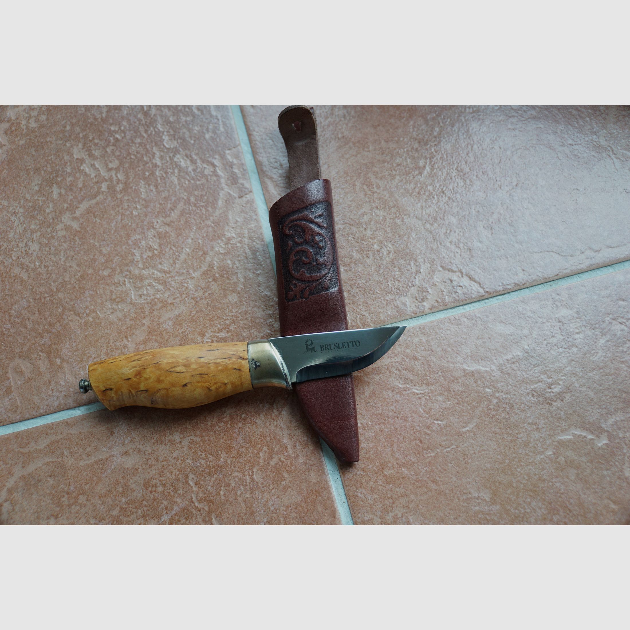 Various Brusletto knives from collection dissolution
