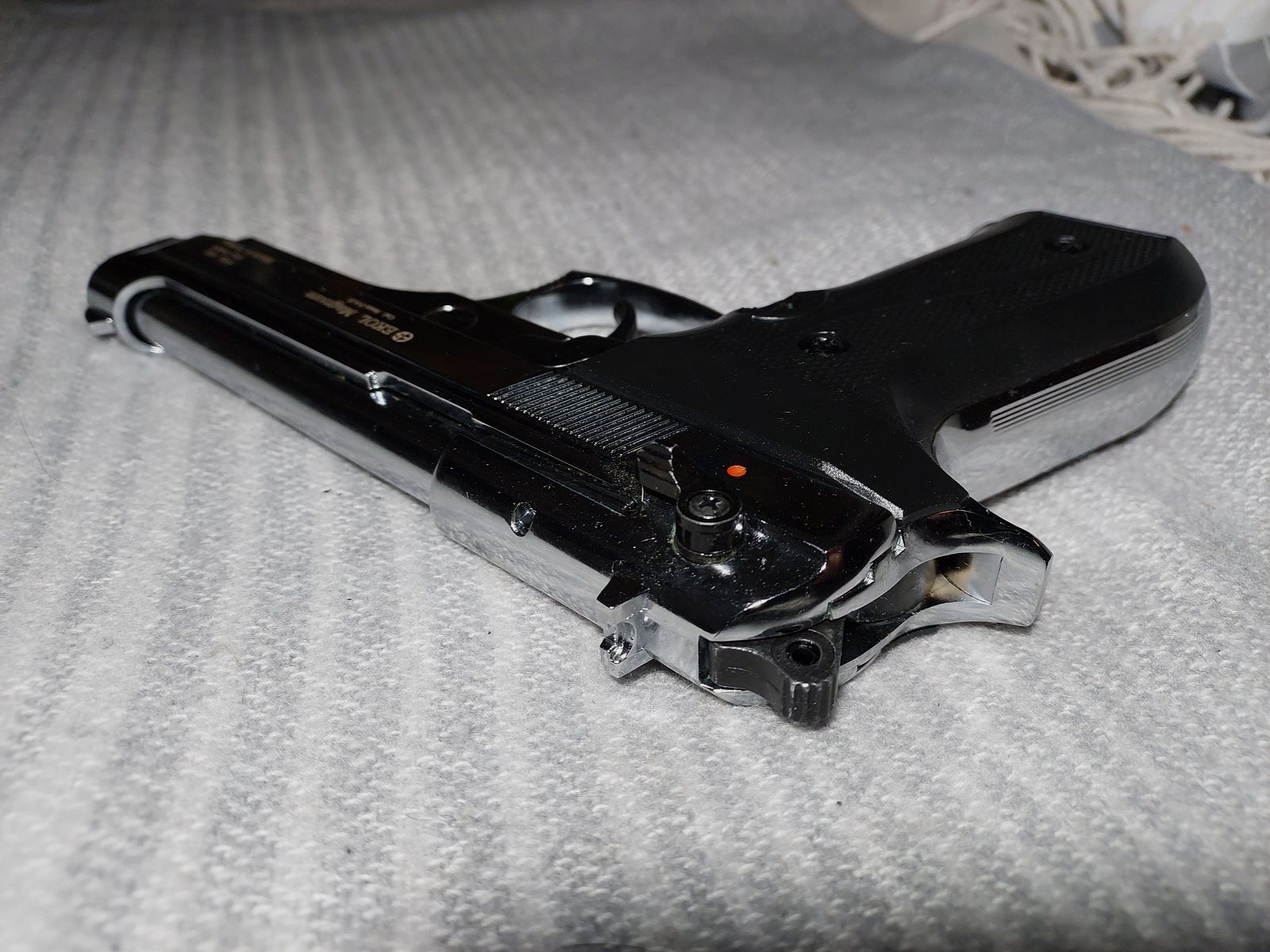 Ekol Firat Magnum pistolet de défense chromé cal. 9mm P.A.K. (PTB 973) comme neuf !
