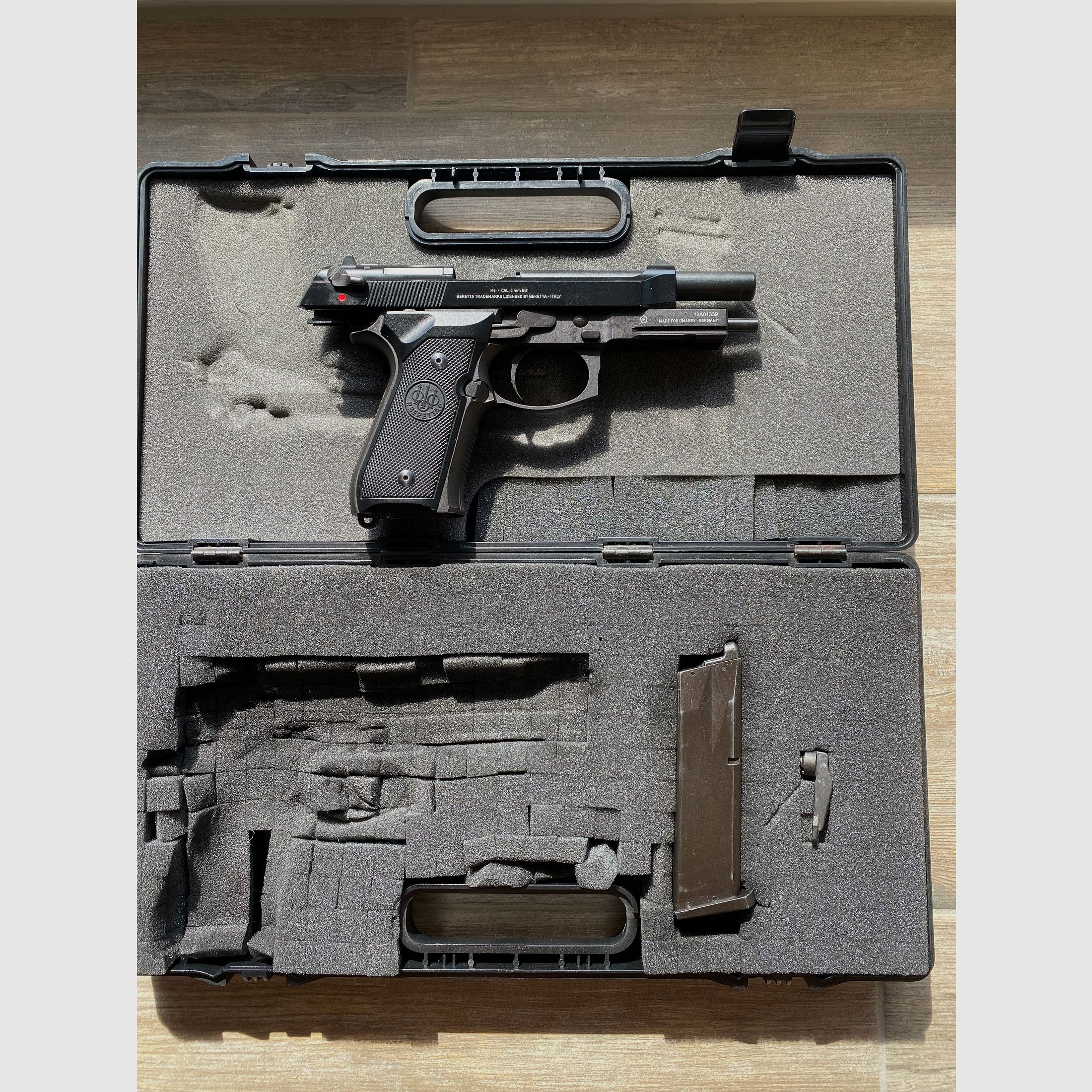 Beretta US M9A1 Softair Vollmetall GBB 6mm BB schwarz