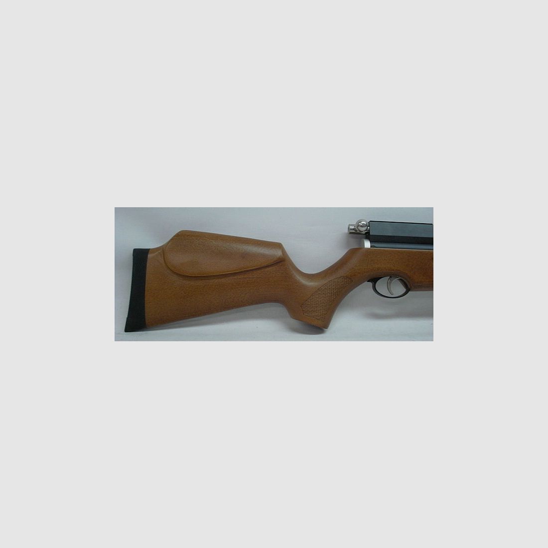 Rifle de aire InnoMar M10 PCP Cal. 4,50mm, Culata de madera
