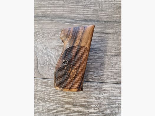 Griffschalen SIG P210 Daumenauflage Schweiz Holz