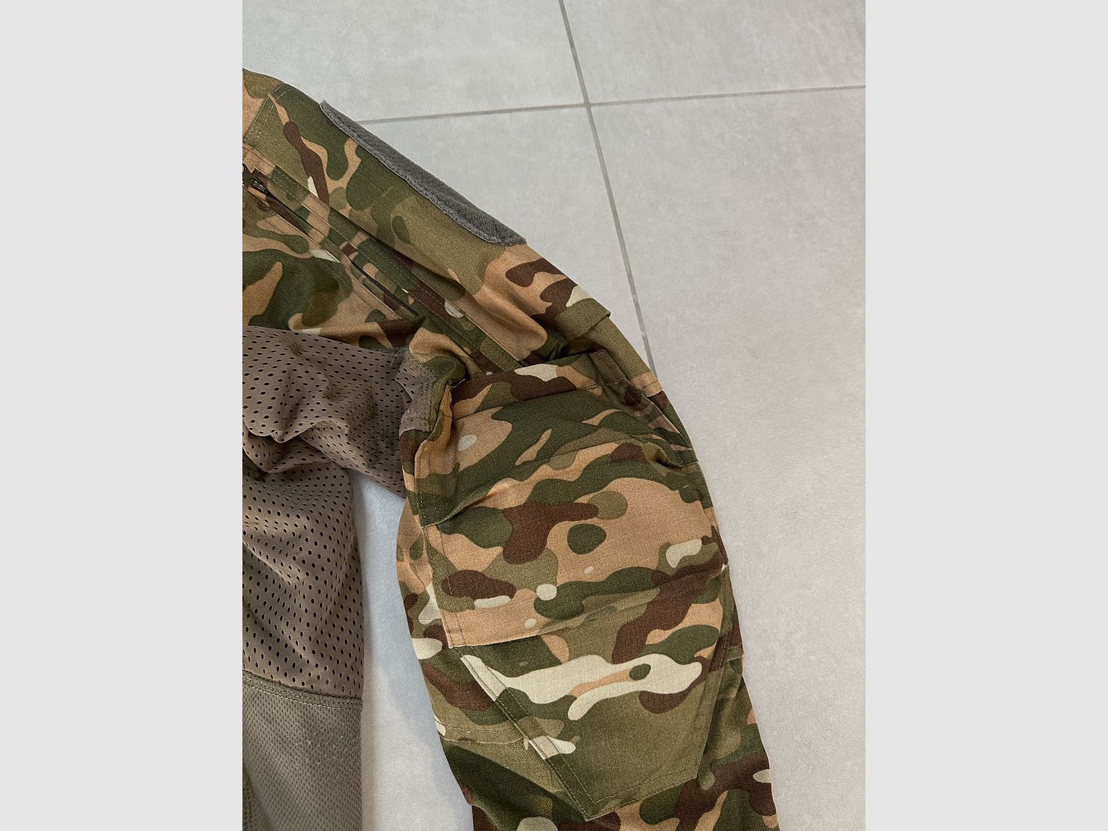 UF Pro Combat Shirt, bijzondere camo, maat L Laagste prijs