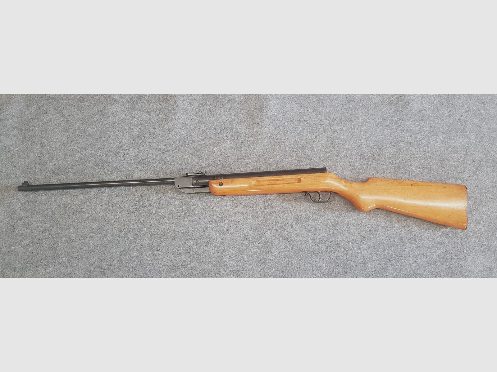 Seitlich verschraubt !!!  Seltene Ausführung  schönes Haenel Mod.  III-284   III 284 cal. 4,5mm Diabolo