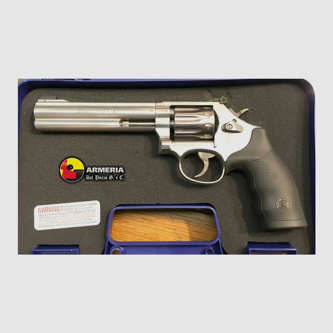 SMITH & WESSON 617 22LR