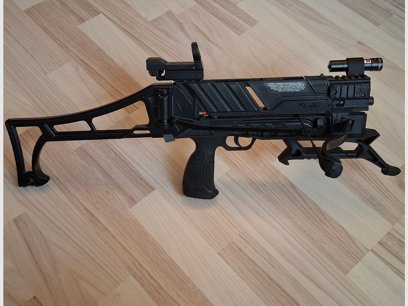 taktische Repetierarmbrust EK Archery Vlad 60 / 90 lbs mit 8-Schuss Magazin
