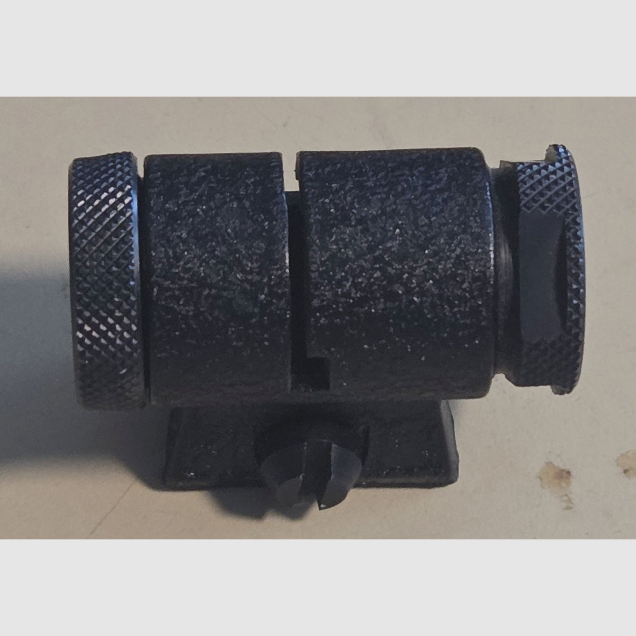Tunnel per mirino con 2 supporti per mirino - coda di rondine sopra 9,4 e sotto 8,8 mm di larghezza