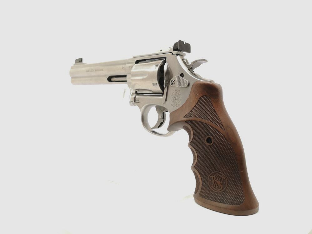 Smith & Wesson 686-6 Deluxe Match Master