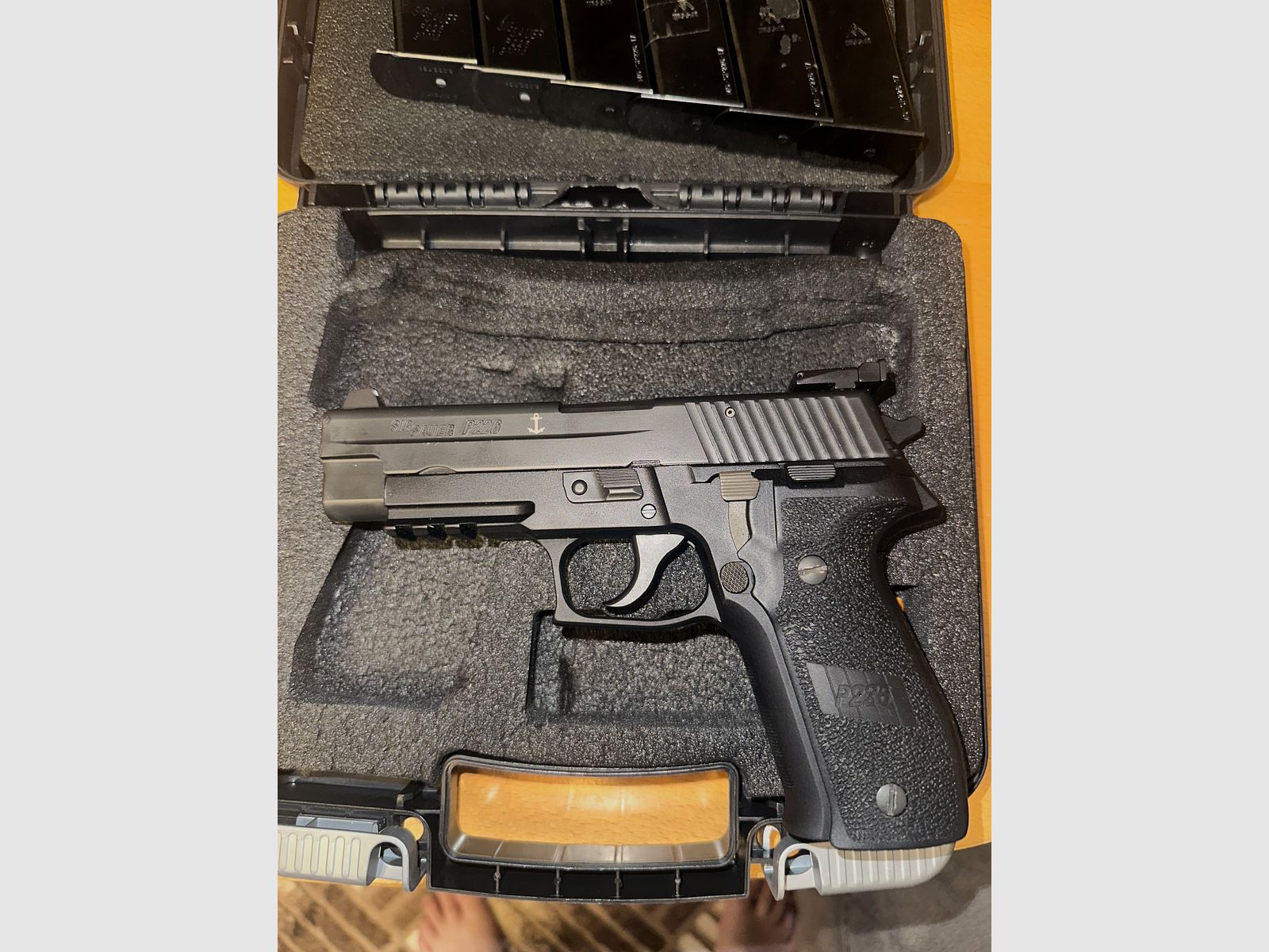  SIG Sauer Ha.Pistole 9mmLuger SIG Sauer P226  US Navy-SEALS  (9mmPara/9x19)  und HOLSTER