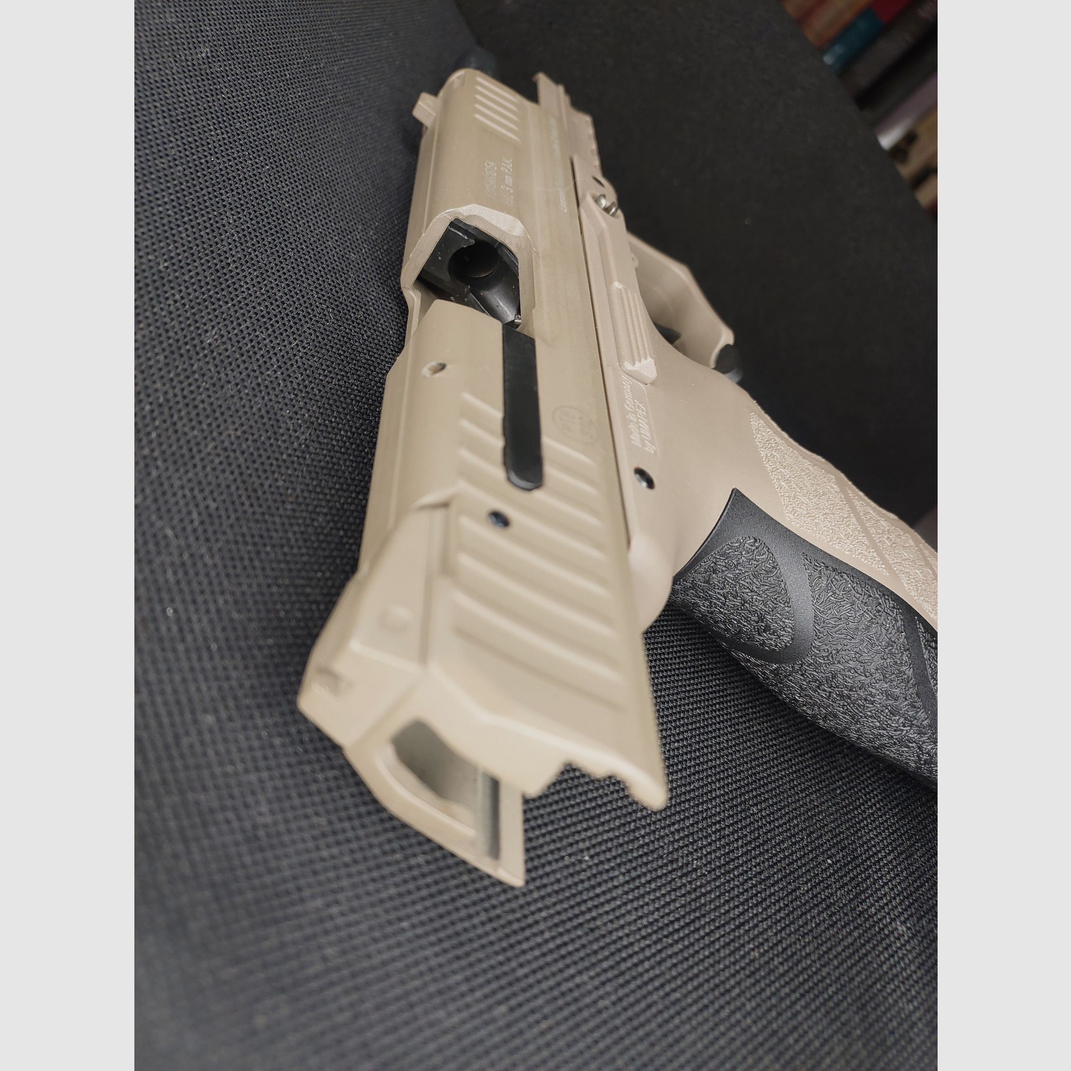 Heckler & Koch P30 Schreckschuss-Pistole 9 mm P.A.K. TAN / FDE (PTB 912)