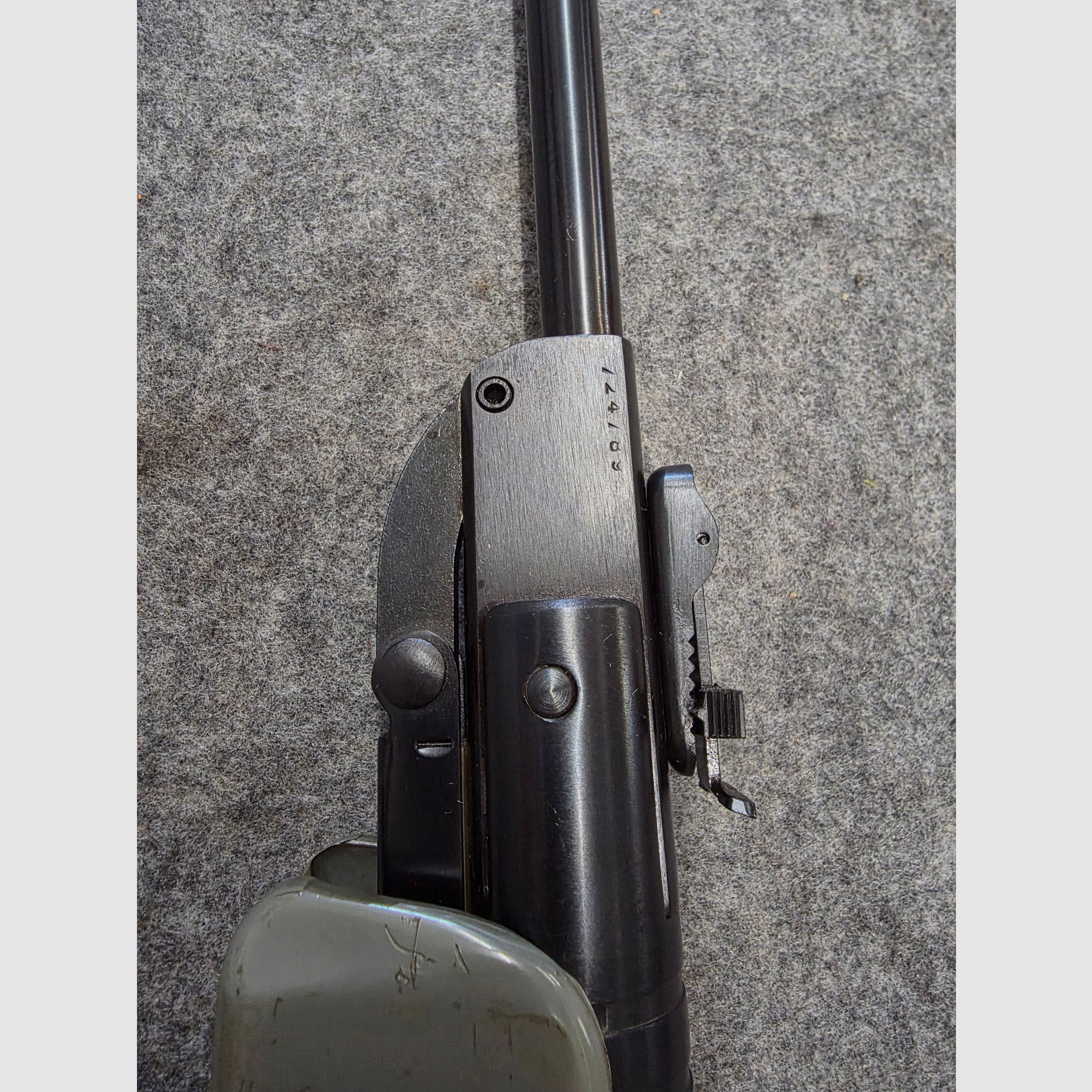 Haenel Mod. 304 avec crosse en plastique gris Cal. 4,5mm Diabolo Knicker