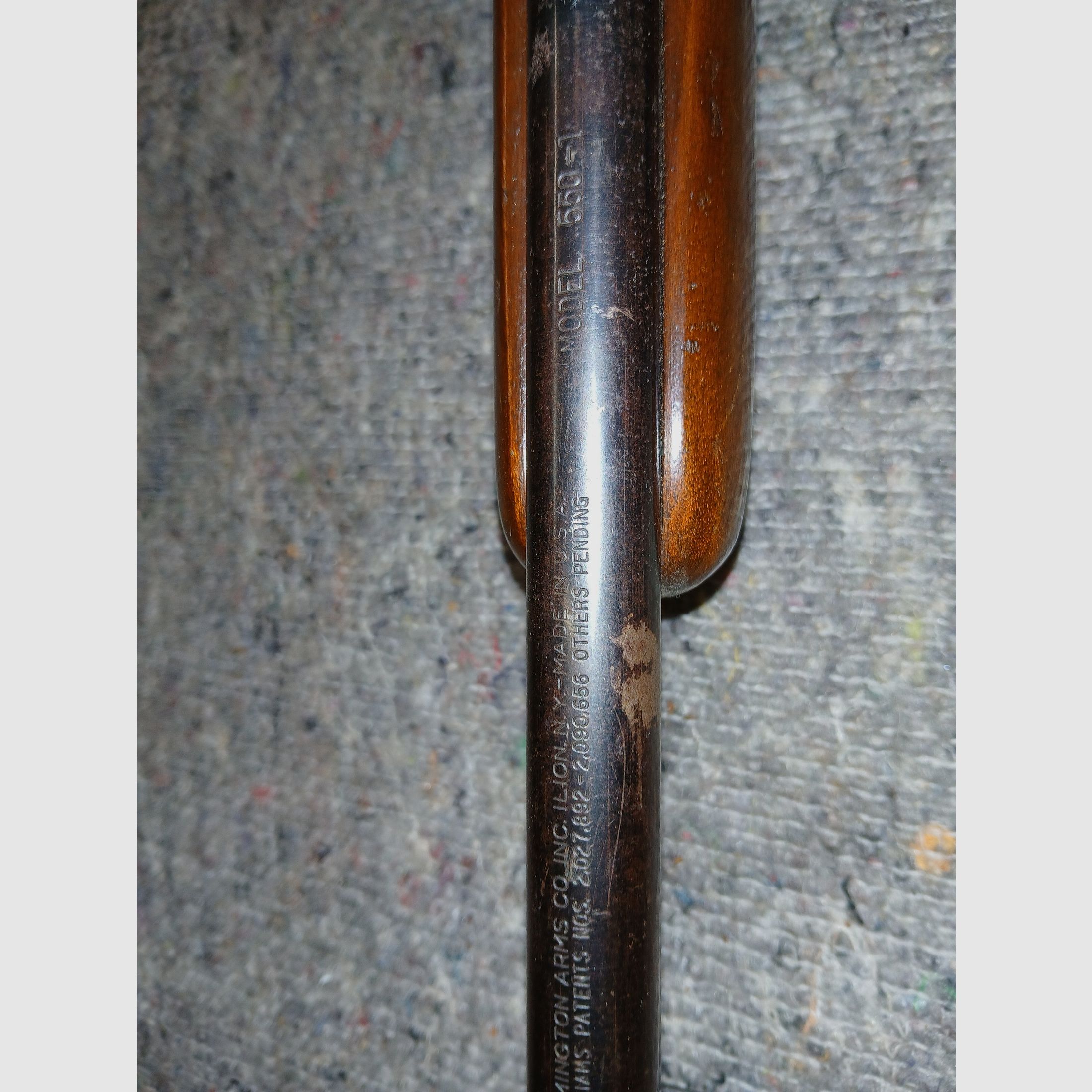 Klein kalibergeweer Remington 550-1 halfautomaat kal .22 long Rifle zelfladend