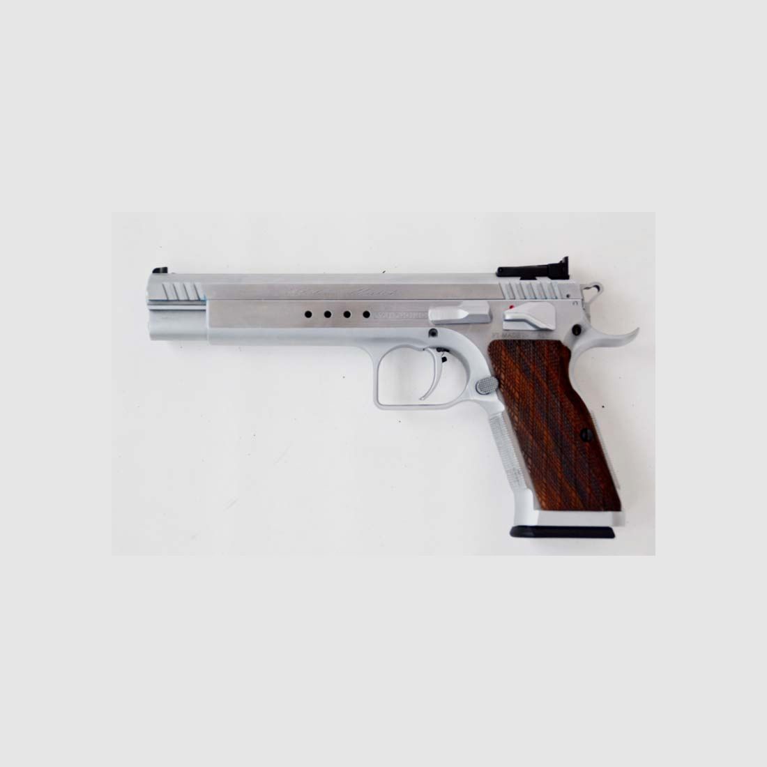 Selbstladepistole Tanfoglio Gold Match, Kaliber .45Auto, Wechselsystem 9mmLuger, Reservemagazine