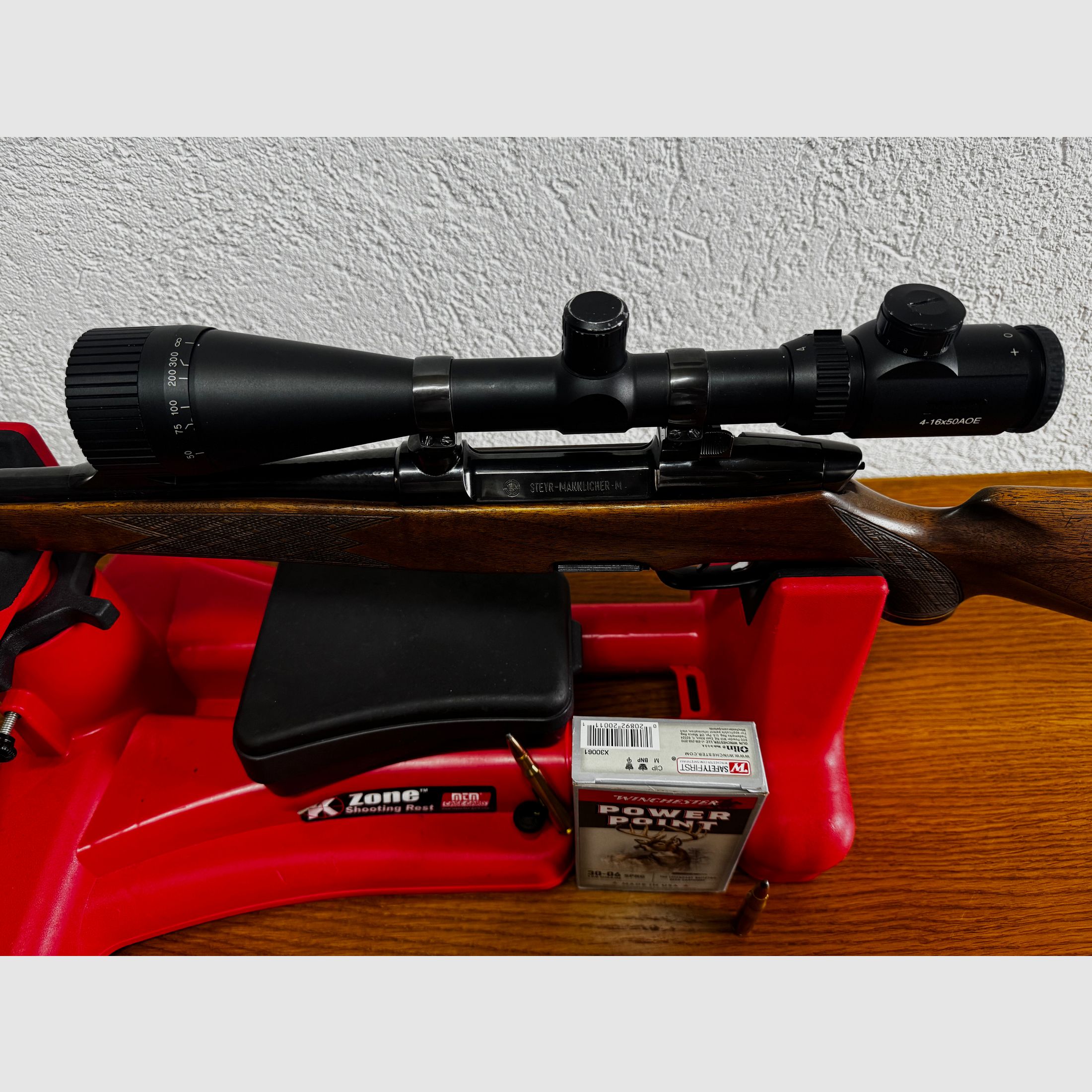 Steyr Mannlicher Stutzen Model M con mirino telescopico a punto luminoso 4-16x50 AOE