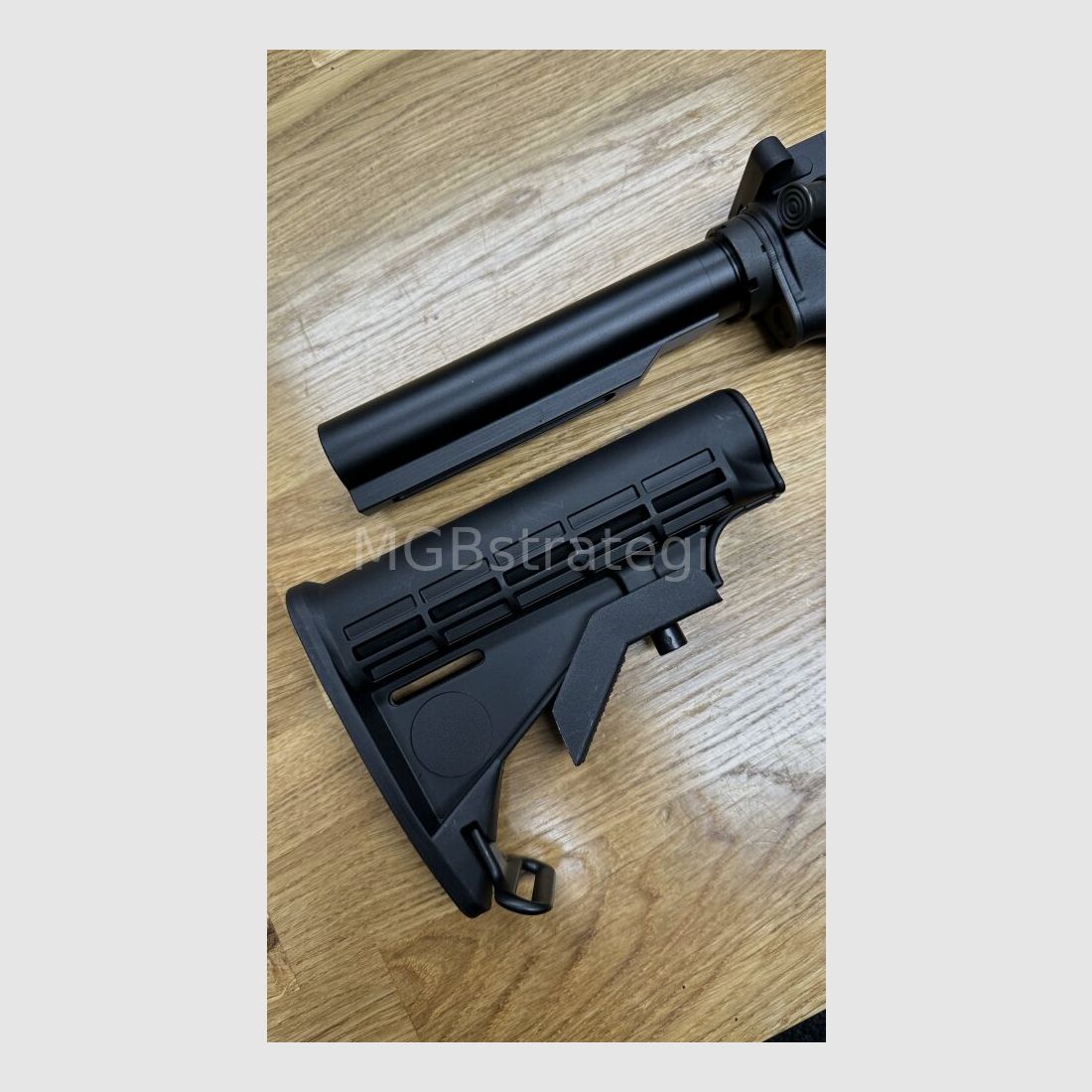Windham Weaponry - halbautom. Büchse .223Rem RIFLE 16M4 SHAVED FRONT SIGHT - R16M4SFSMIT-16 - 15″ Windham Weaponry Aluminum M-LOK Free Float Handguard - 16" Lauf - Gewicht 2,88 kg ungeladen - System AR15 AR-15
