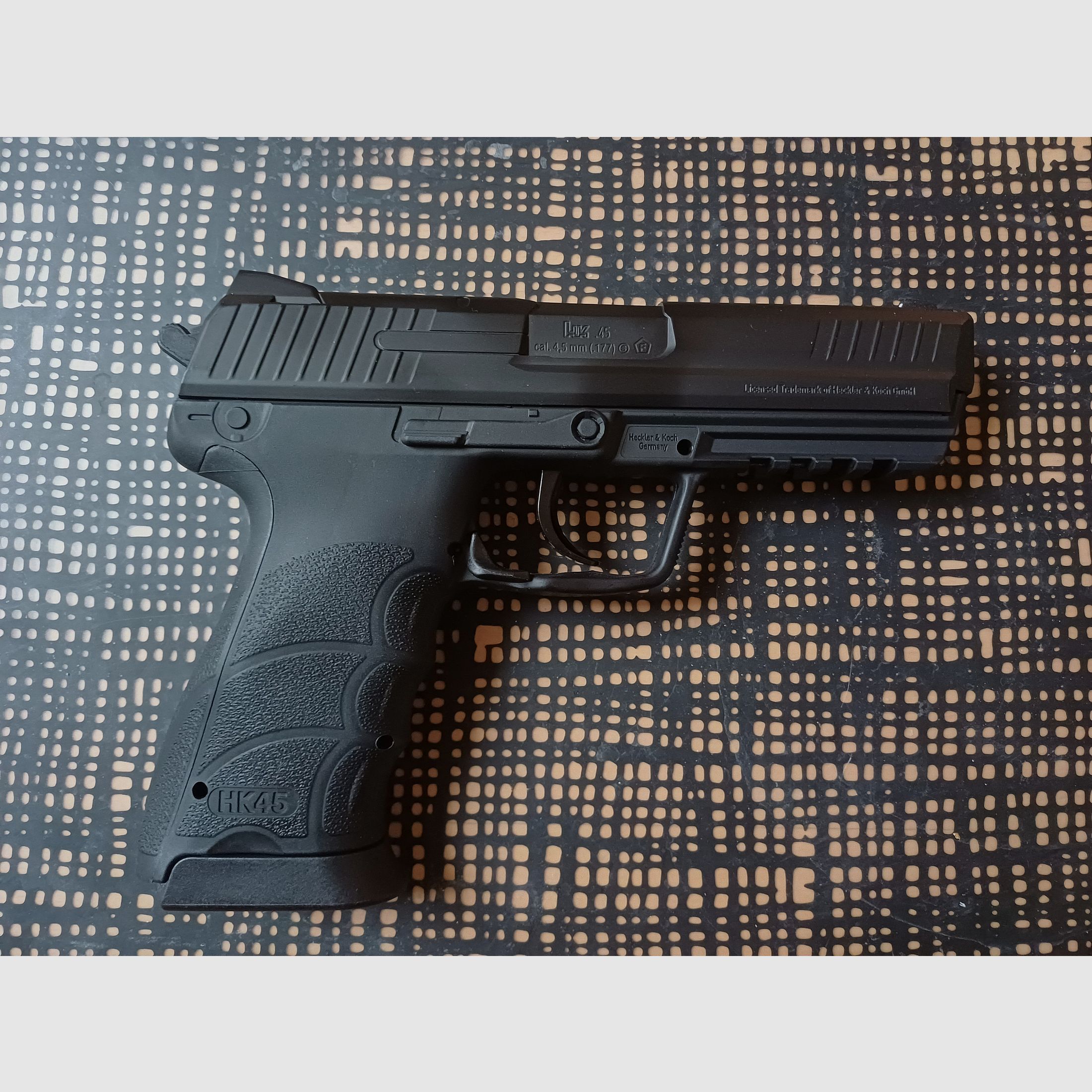 Umarex Heckler & Koch HK45 CO2 air pistol with metal slide 4.5 mm BB WITH INVOICE