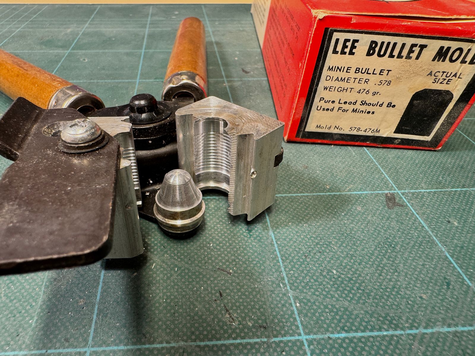 Giesskokille Vorderlader Lee Bullet Mold 578-476M 476gr, MINIE Bullet