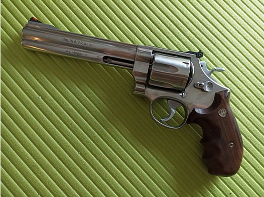 Smith & Wesson 629 Classic DX .44 Magnum stainless steel