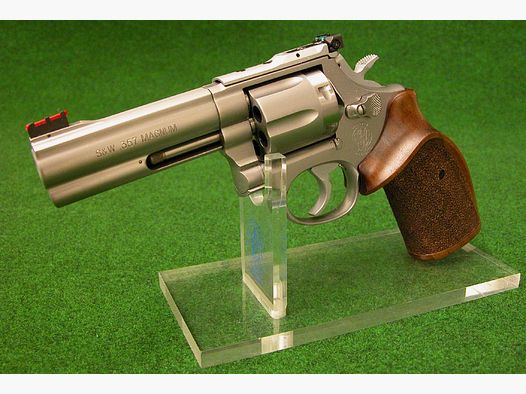 BASIC COMBAT PRO S&W 686  4"Zoll 357 Magnum