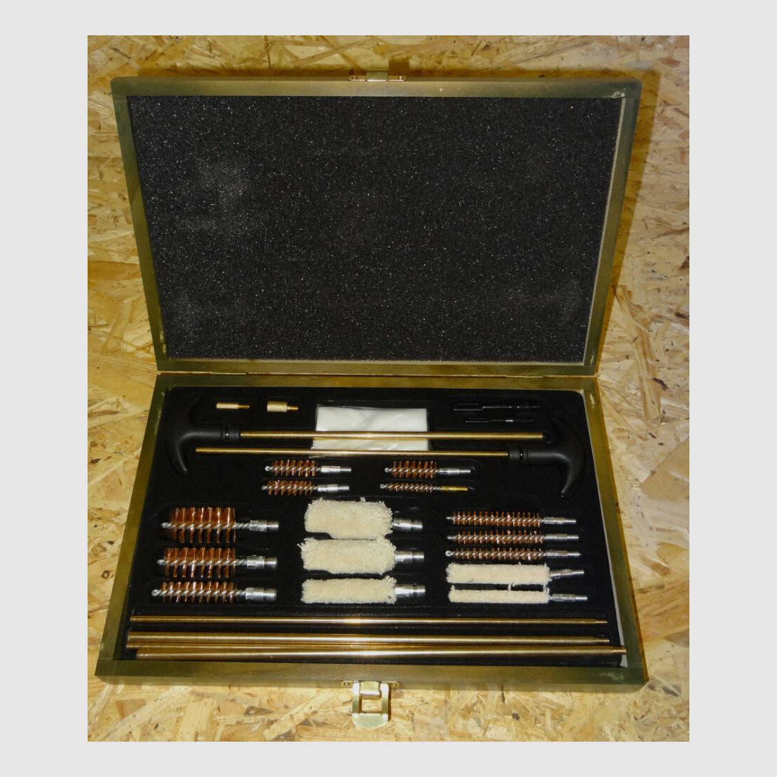 Storm weapon cleaning set / cleaning kit combo for short and long guns, 24 pieces