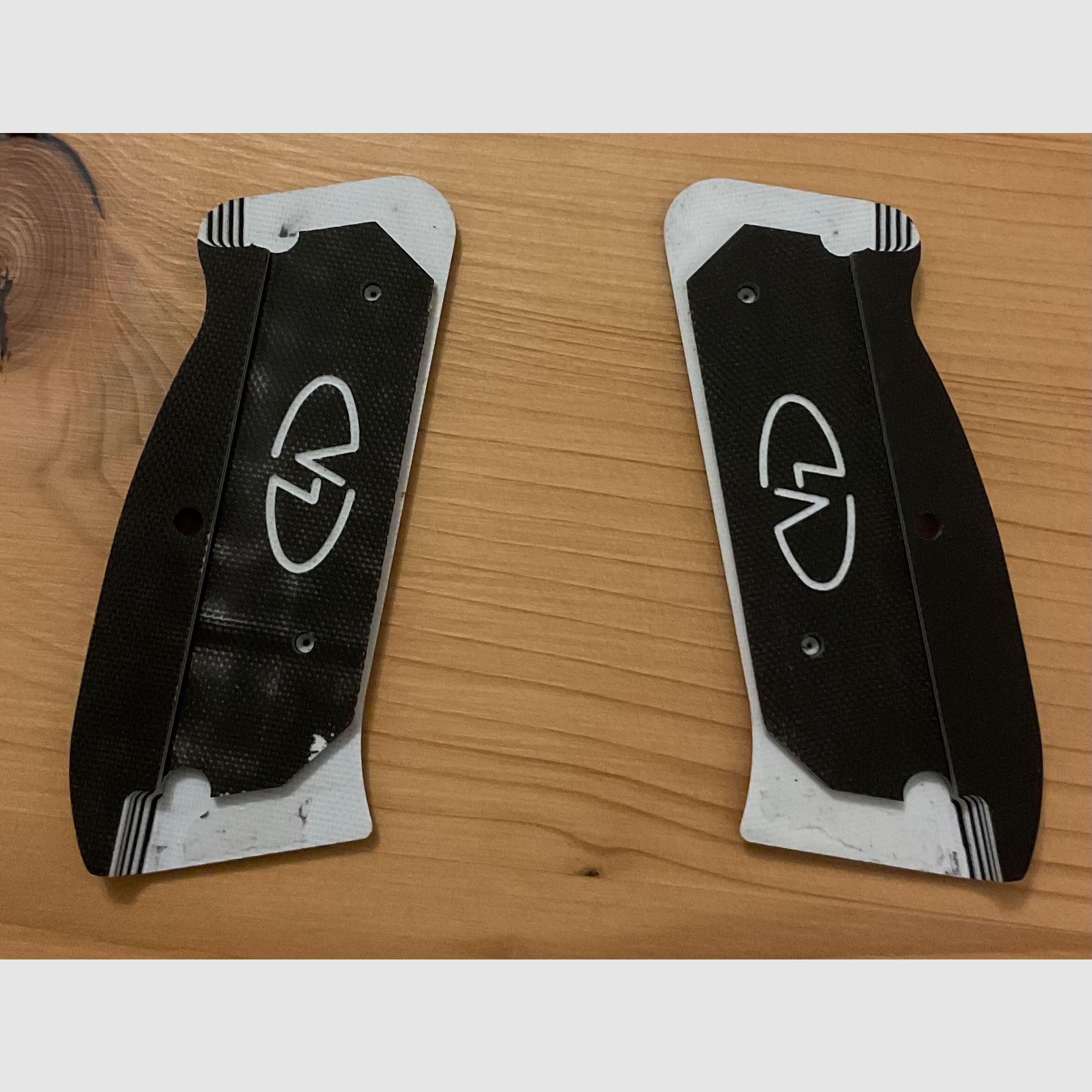 Grip scales VZ Grips G10 for CZ Shadow.