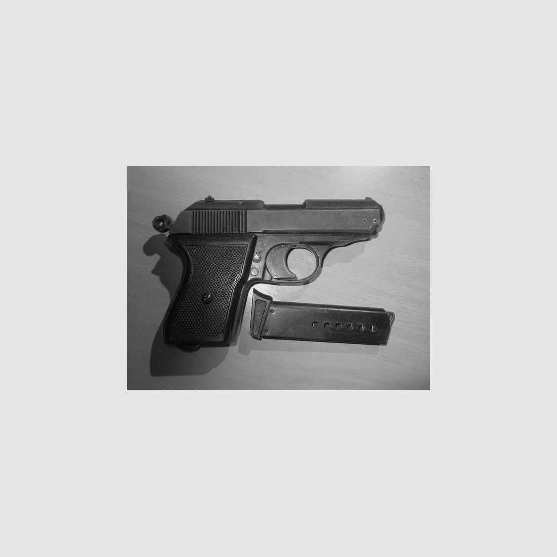 ME 8 Police , cal. 8mm, gut erhalten