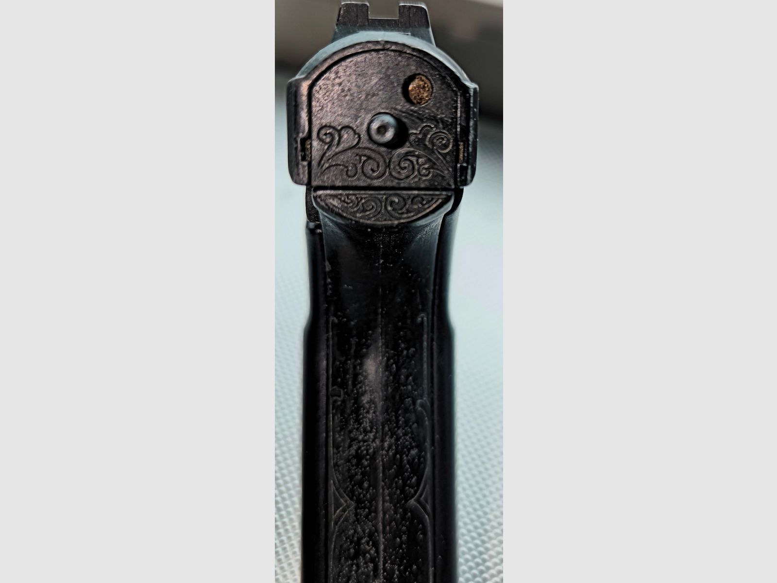 Prezzo VB!! ⚠️ Attenzione collezionisti - pezzo da vetrina - assoluta rarità - Heckler & Koch SP9 con incisione di fabbrica una vera rarità degli anni '90 - ottimo stato visivo e funzionale!! Assolutamente come nuovo e mai sparato!! PTB Nr. 541 ⚠️ Spese di spedizione gratuite!! 
