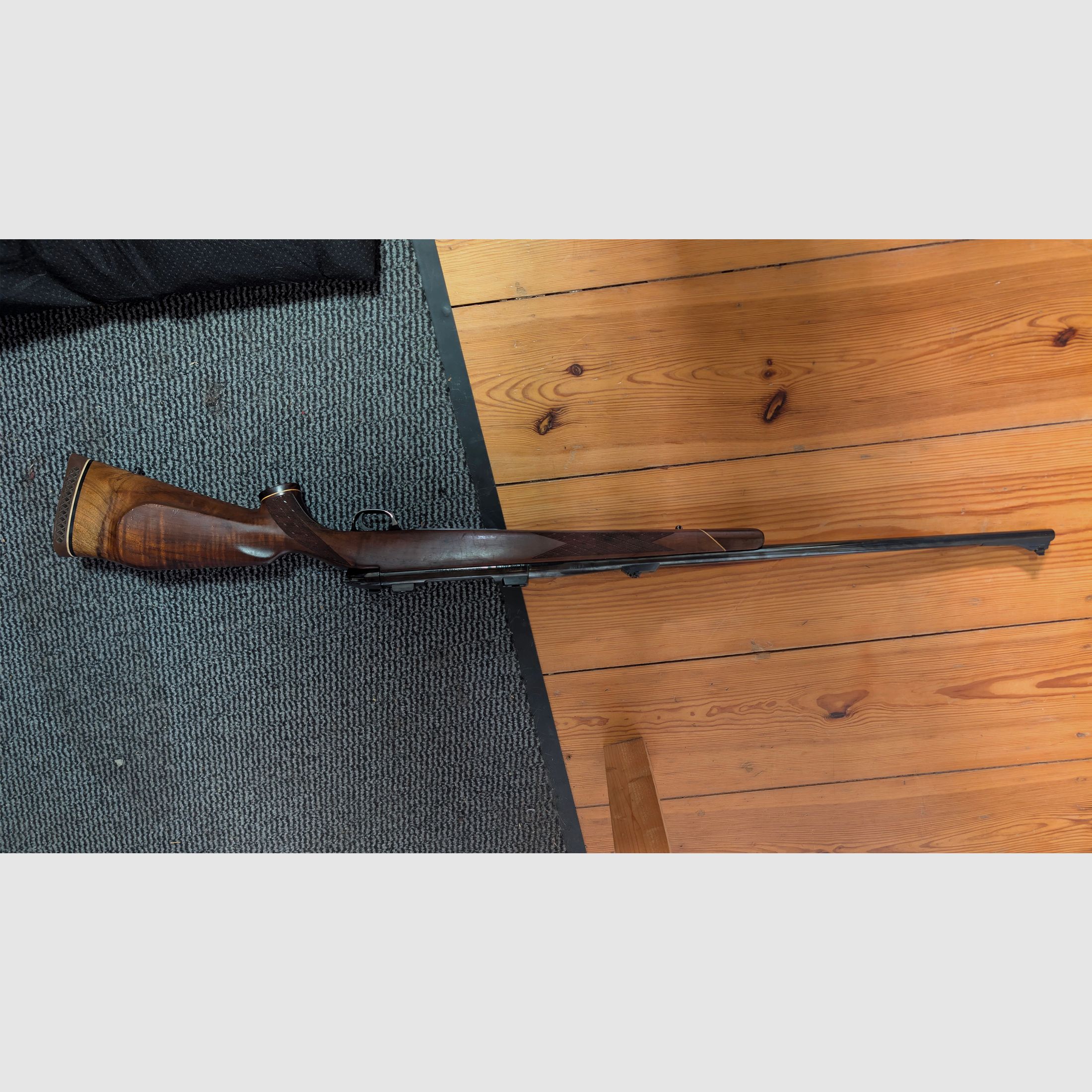 Weatherby Mark V with Zeiss Diavari