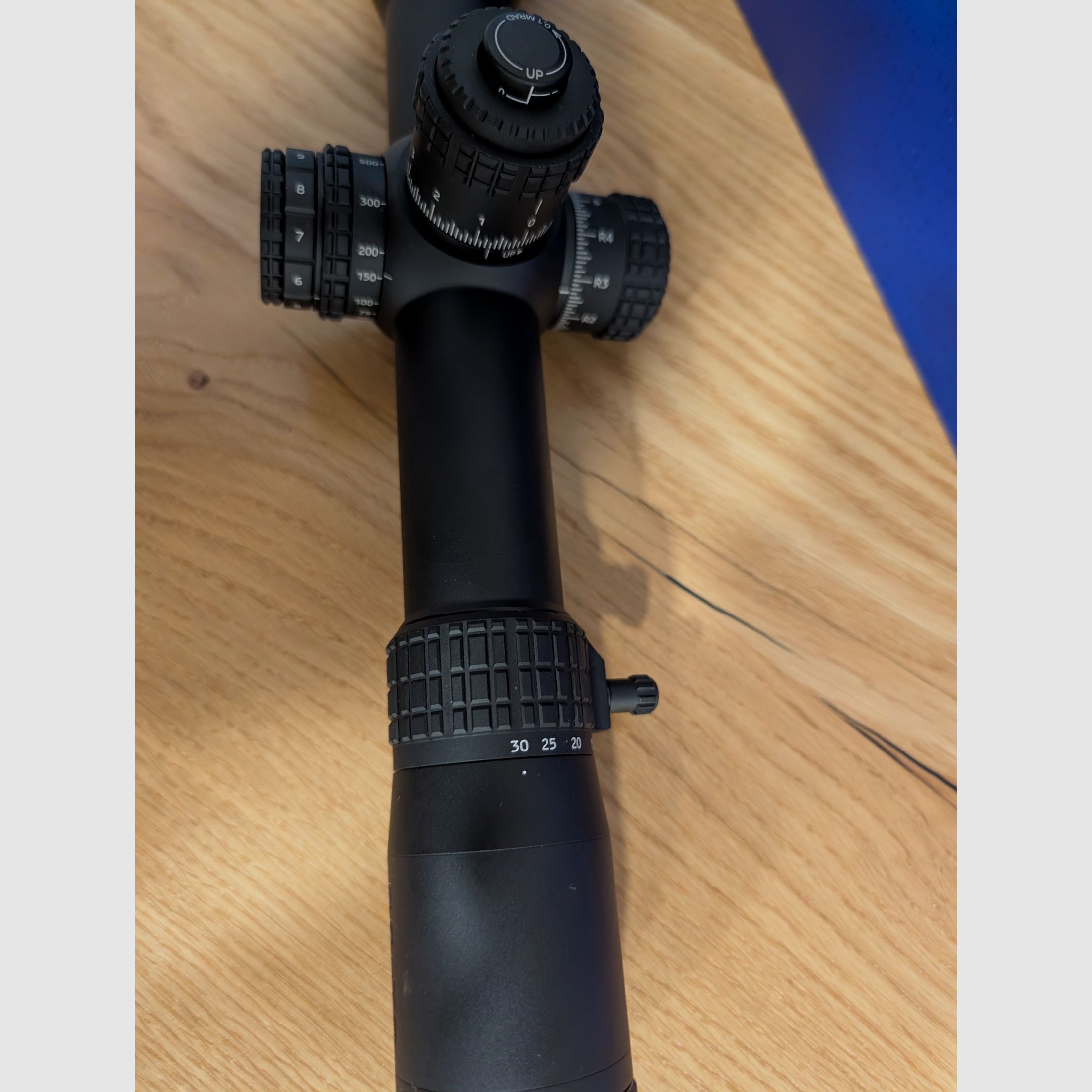 Delta Optical Stryker HD 4,5-30x56 Nieuw ongebruikt. Met Contessa montage