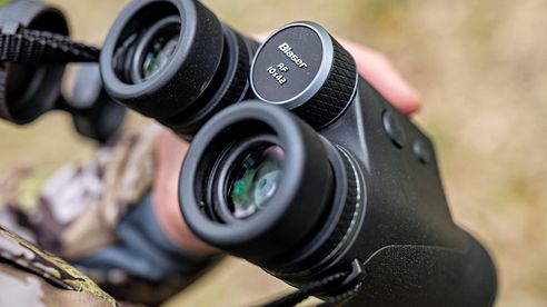 Blaser RF 8x32 & 10x42 – Kompakte Rangefinder-Ferngläser im Praxischeck
